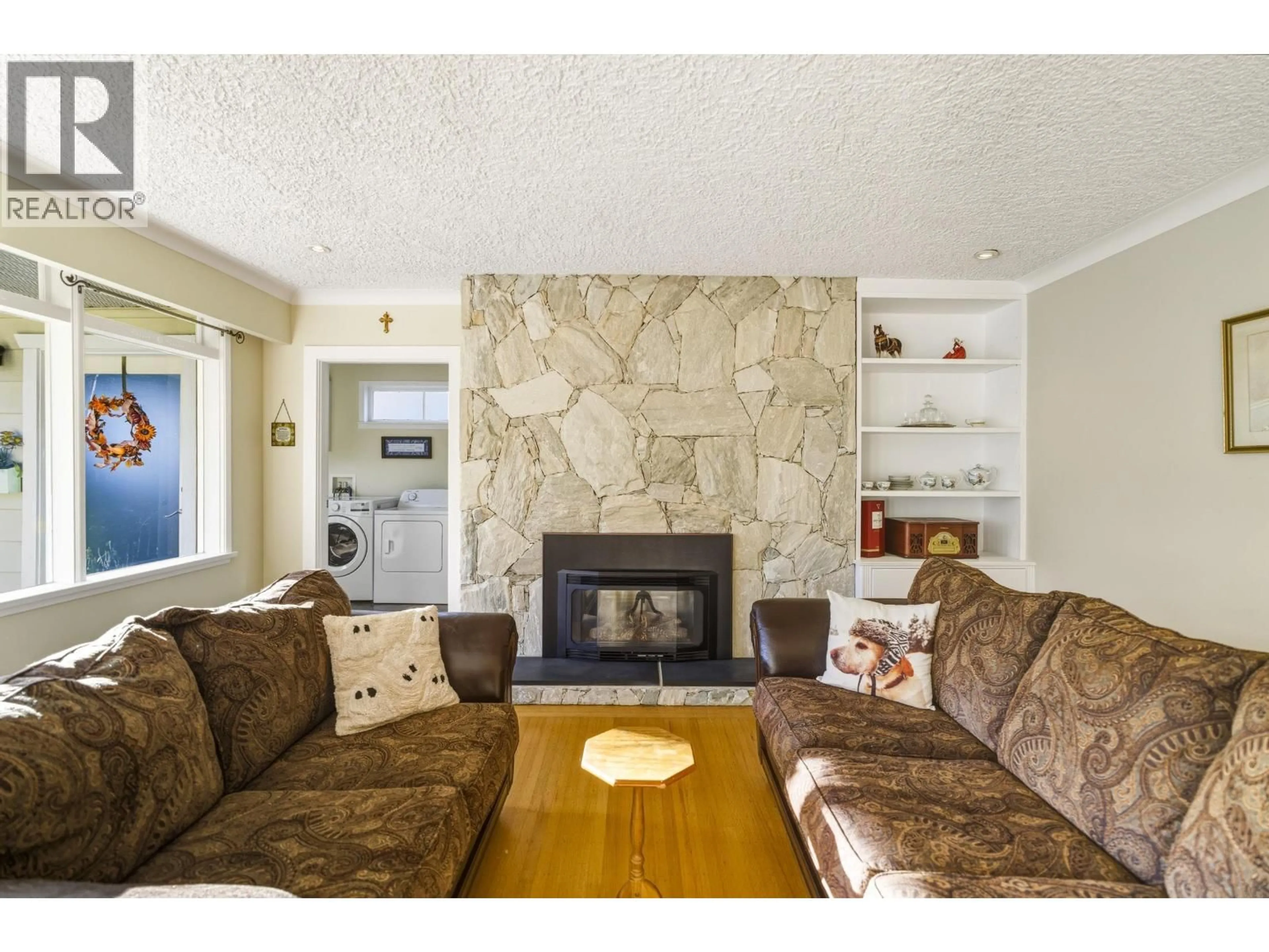 Living room with furniture, unknown for 715 KILKEEL PLACE, North Vancouver British Columbia V7N2X2