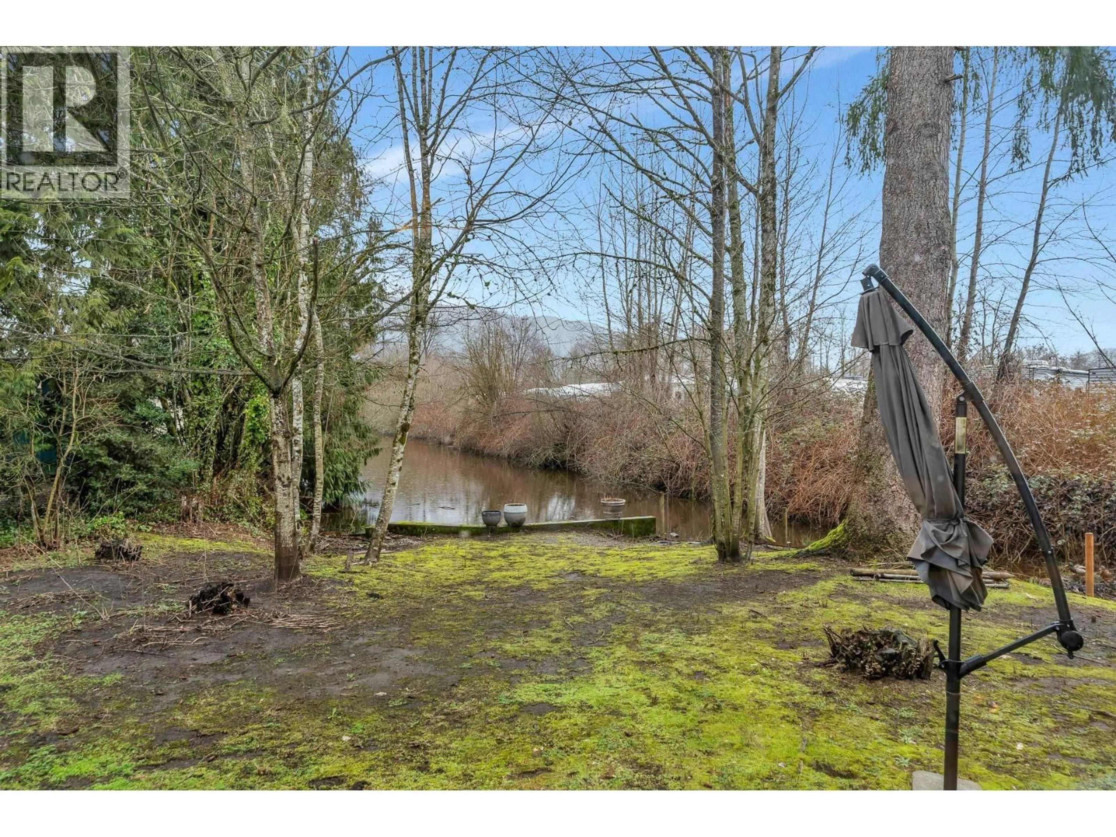 A pic from outside/outdoor area/front of a property/back of a property/a pic from drone, water/lake/river/ocean view for 3775 LINCOLN AVENUE, Coquitlam British Columbia V3E3H8