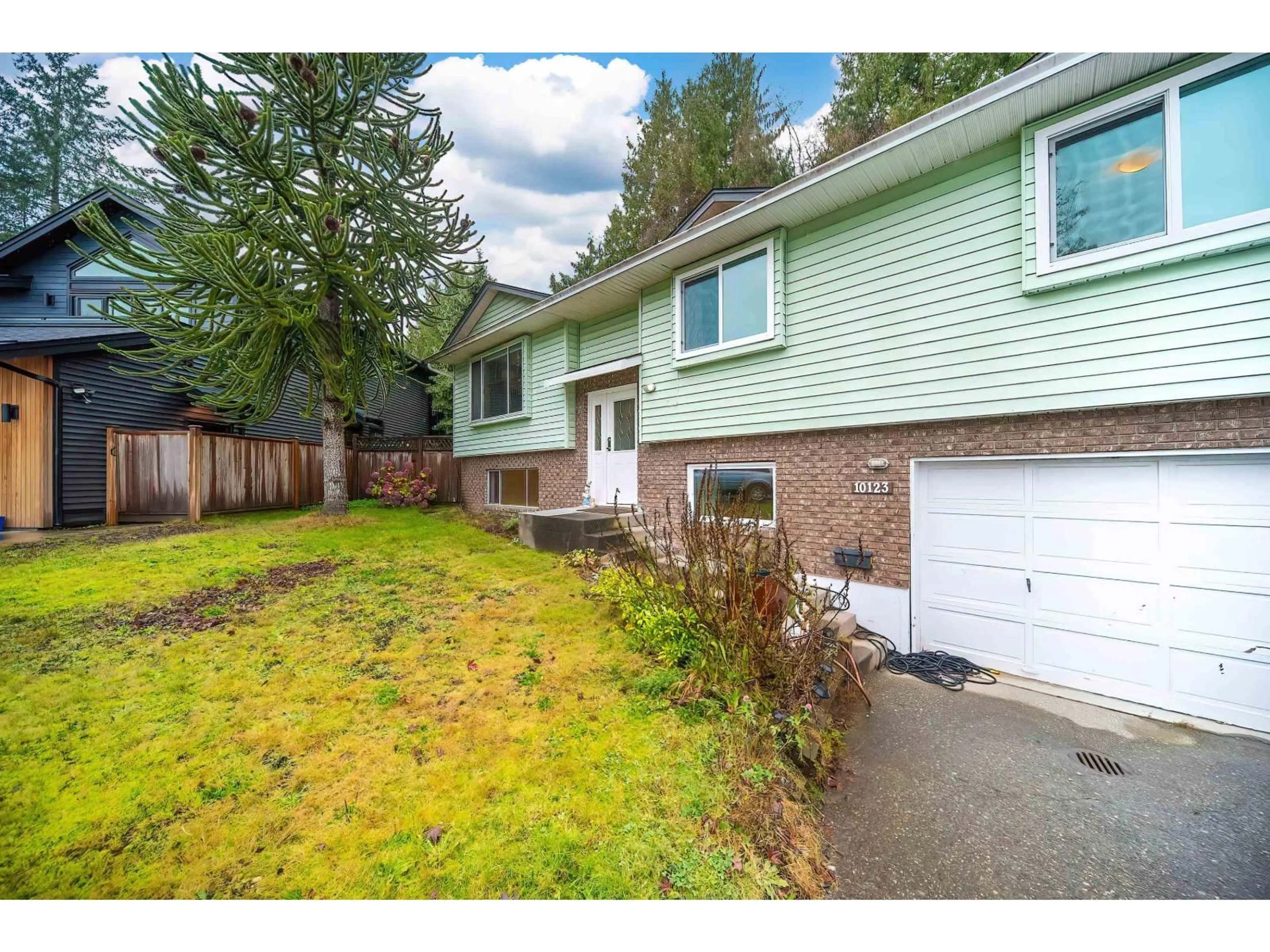 Home with vinyl exterior material, street for 10123 158A STREET, Surrey British Columbia V4N2P8