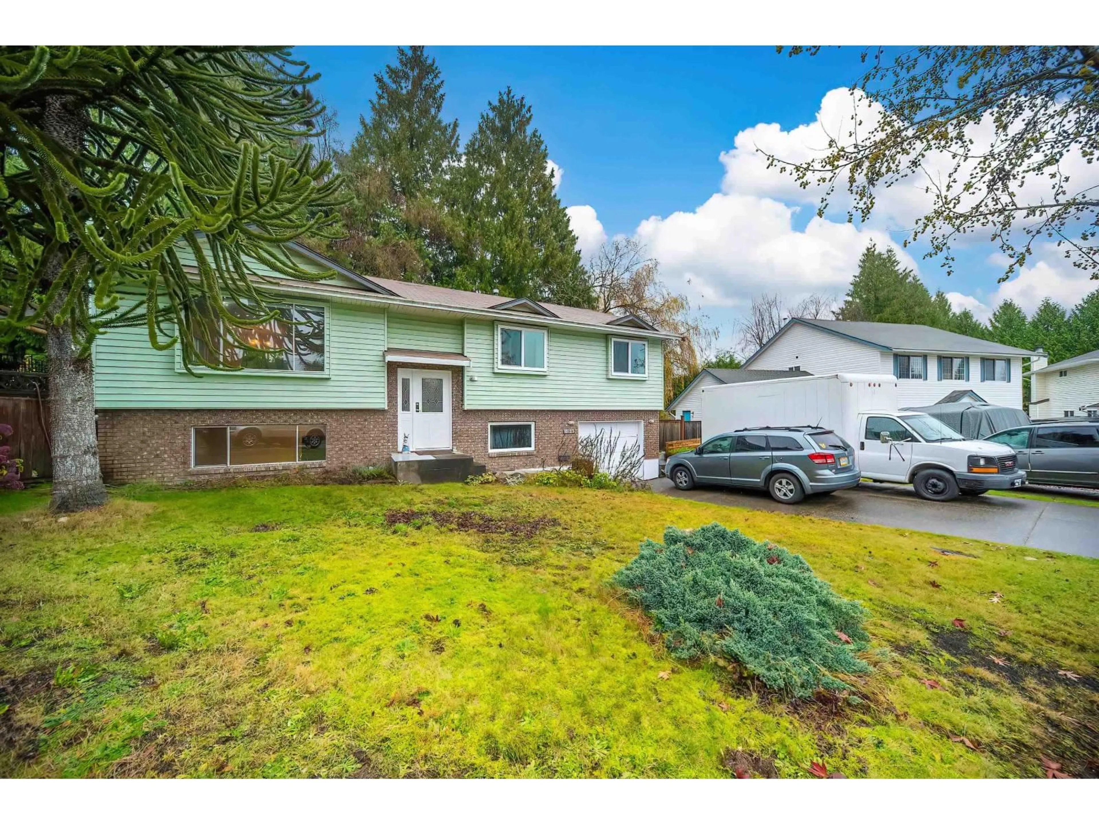 A pic from outside/outdoor area/front of a property/back of a property/a pic from drone, street for 10123 158A STREET, Surrey British Columbia V4N2P8