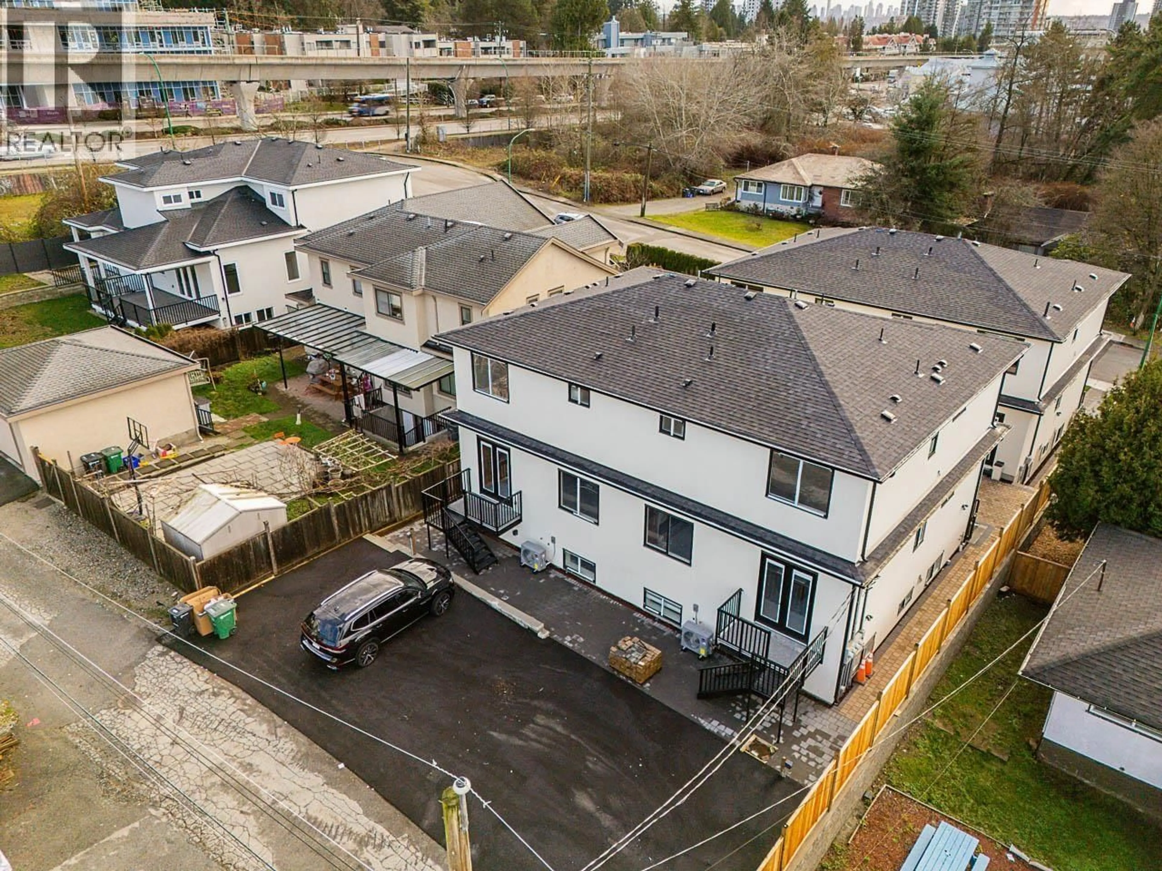 A pic from outside/outdoor area/front of a property/back of a property/a pic from drone, unknown for 1 - 9935 SULLIVAN STREET, Burnaby British Columbia V3J1J1