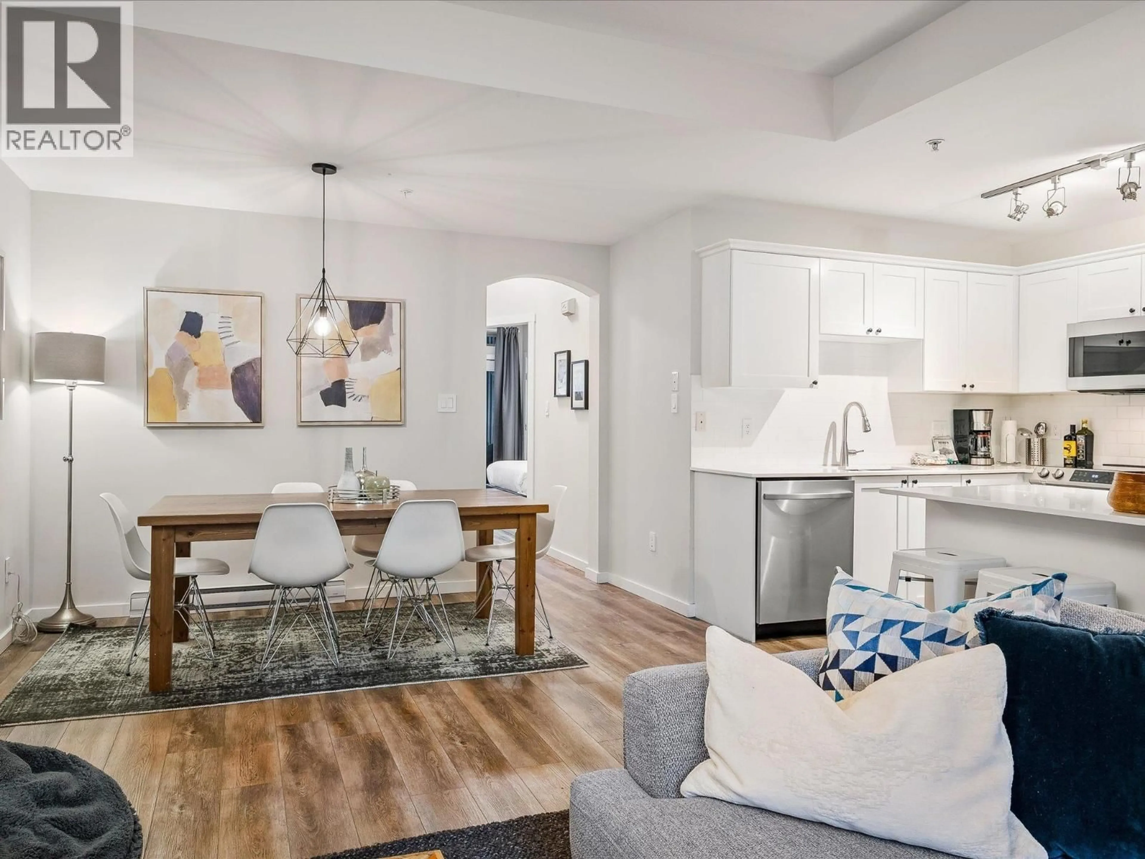 Open concept kitchen, unknown for 7 - 4385 NORTHLANDS BOULEVARD, Whistler British Columbia V8E1C5