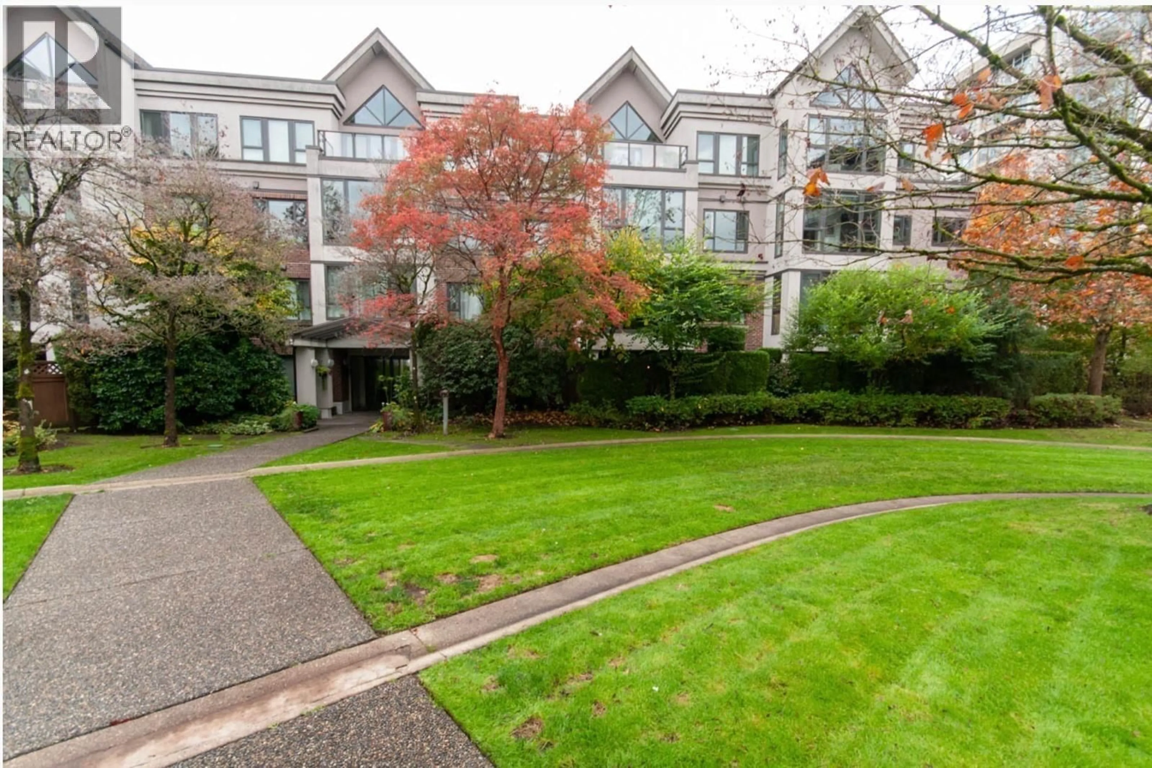 Patio, street for 309 - 175 10TH STREET, North Vancouver British Columbia V7L4W1