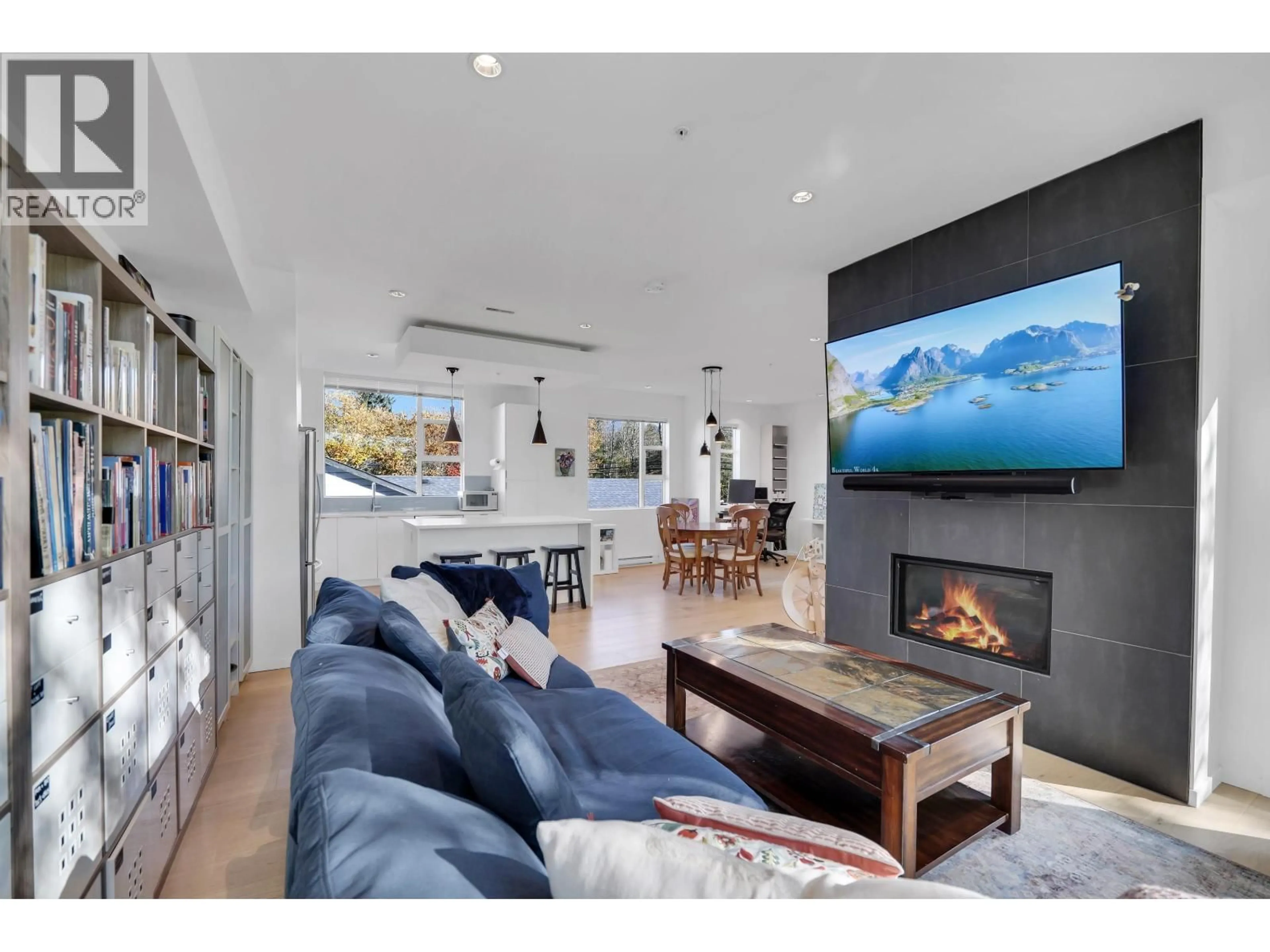 Unknown for 4 - 38447 BUCKLEY AVENUE, Squamish British Columbia V8B0B8