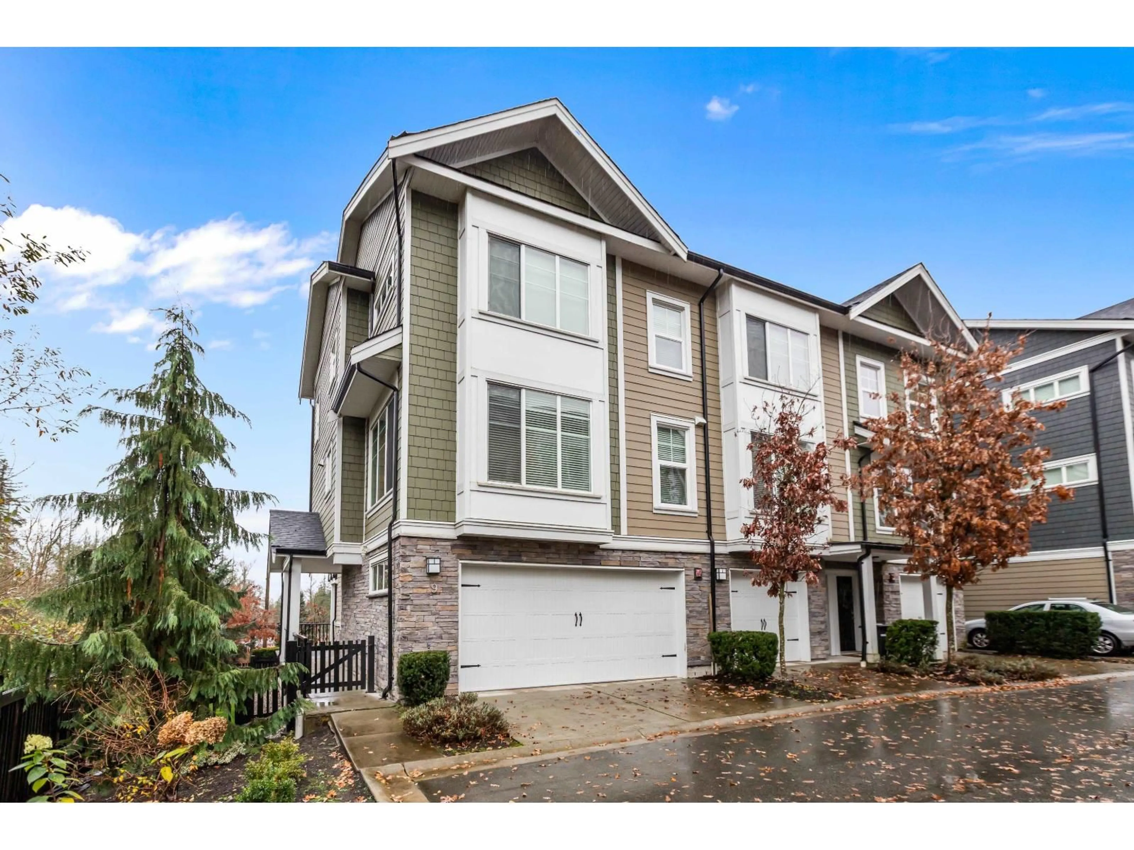 Unknown for 9 - 21150 76A AVENUE, Langley British Columbia V2Y0V9