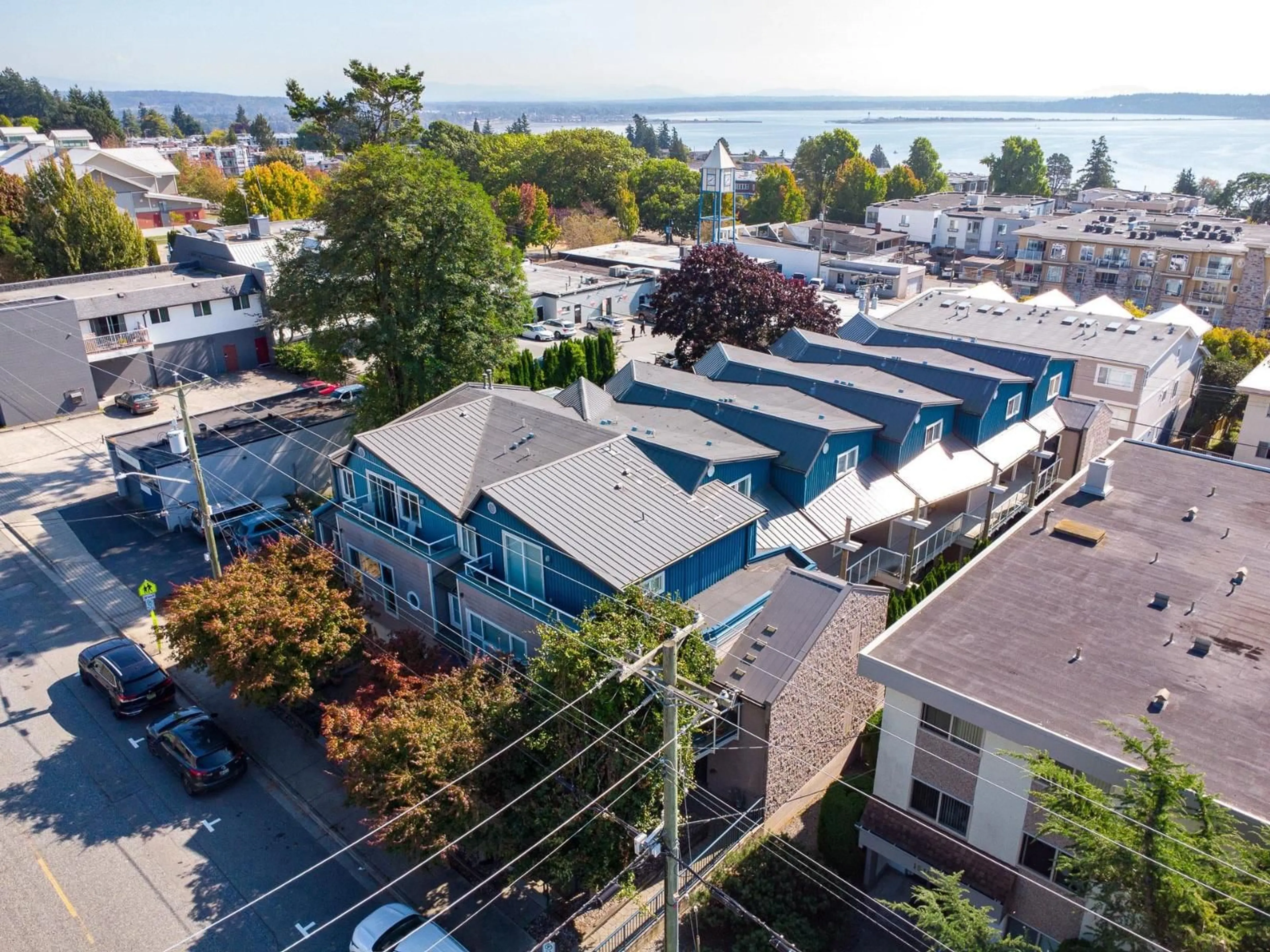 A pic from outside/outdoor area/front of a property/back of a property/a pic from drone, street for 205 - 15154 ROPER AVENUE, White Rock British Columbia V4B2E7