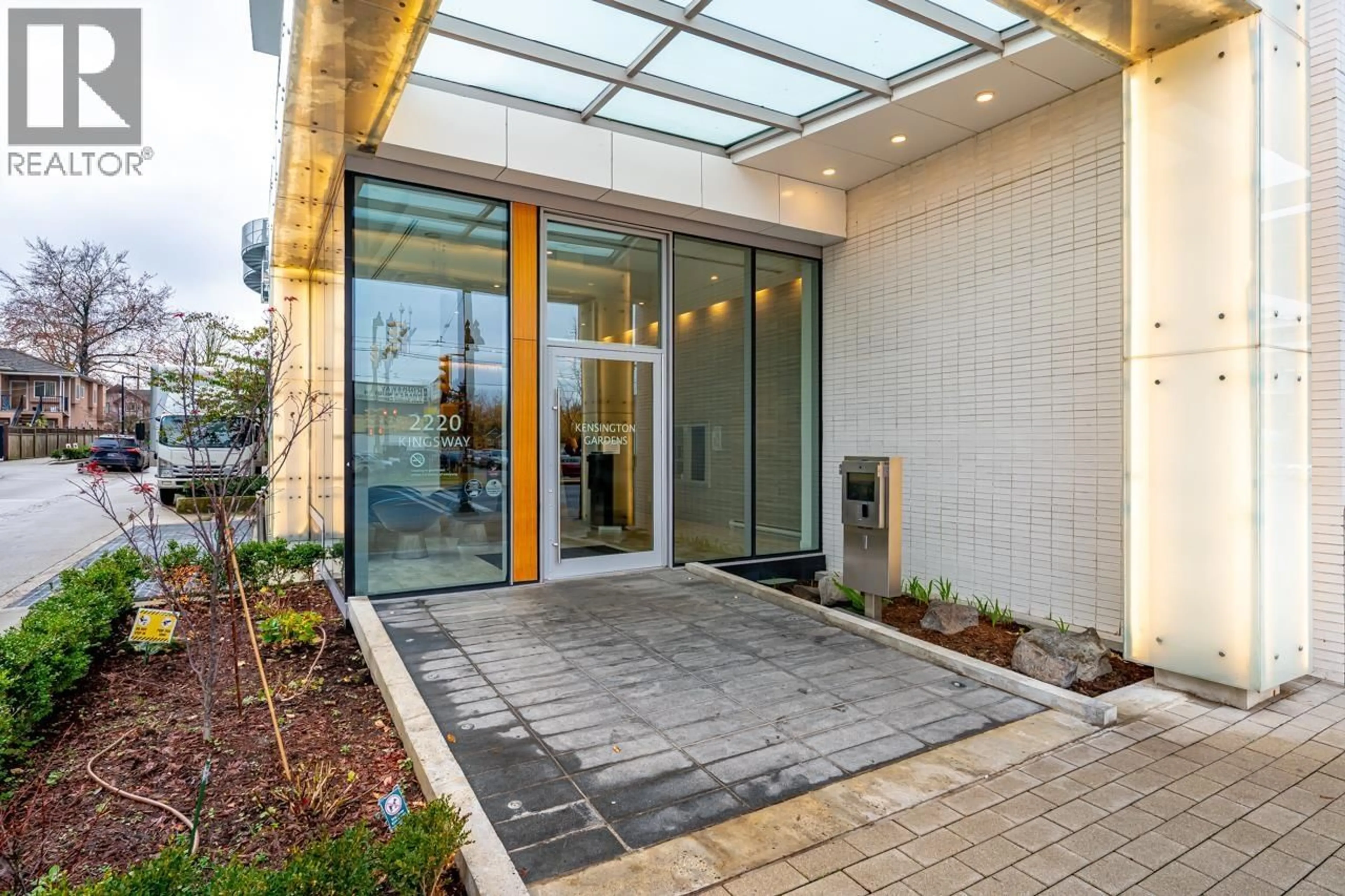 Unknown for 1601 - 2220 KINGSWAY, Vancouver British Columbia V5N2T7