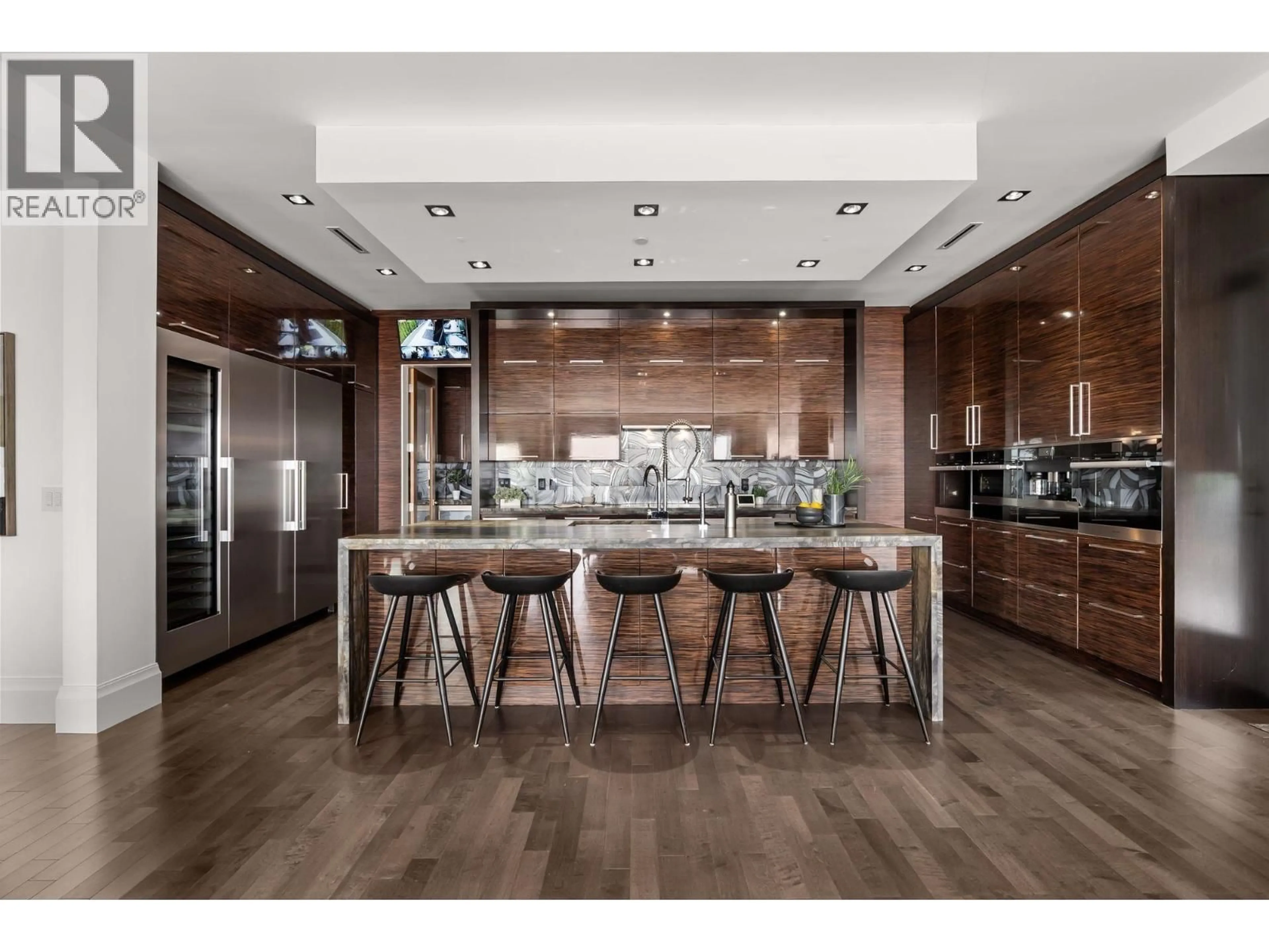 Contemporary kitchen, wood/laminate floor for 1265 QUEENS AVENUE, West Vancouver British Columbia V7S2K4