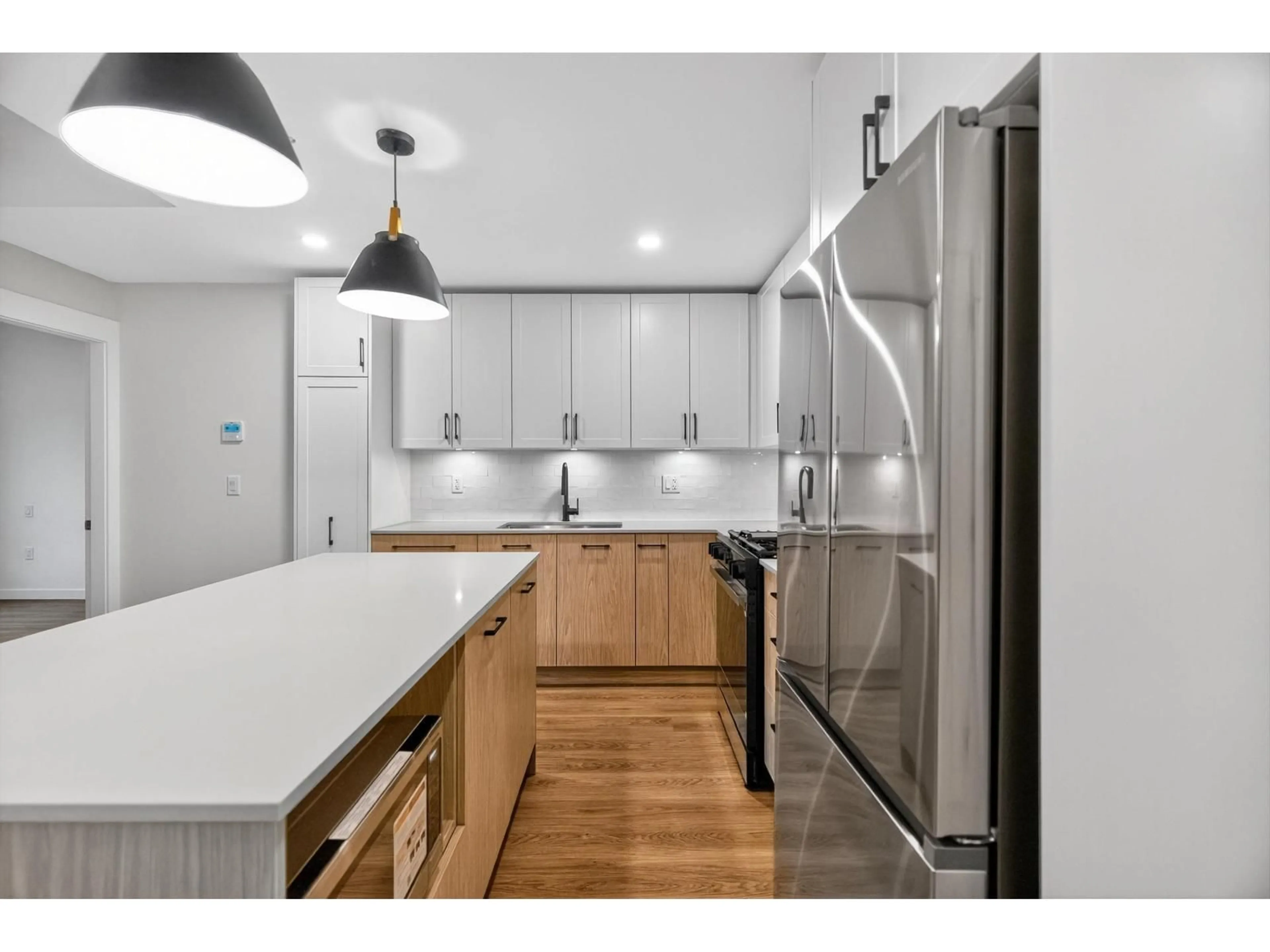 Contemporary kitchen, unknown for 210 - 27249 ALDERGROVE TOWN CENTRE DRIVE, Langley British Columbia V4W0E6