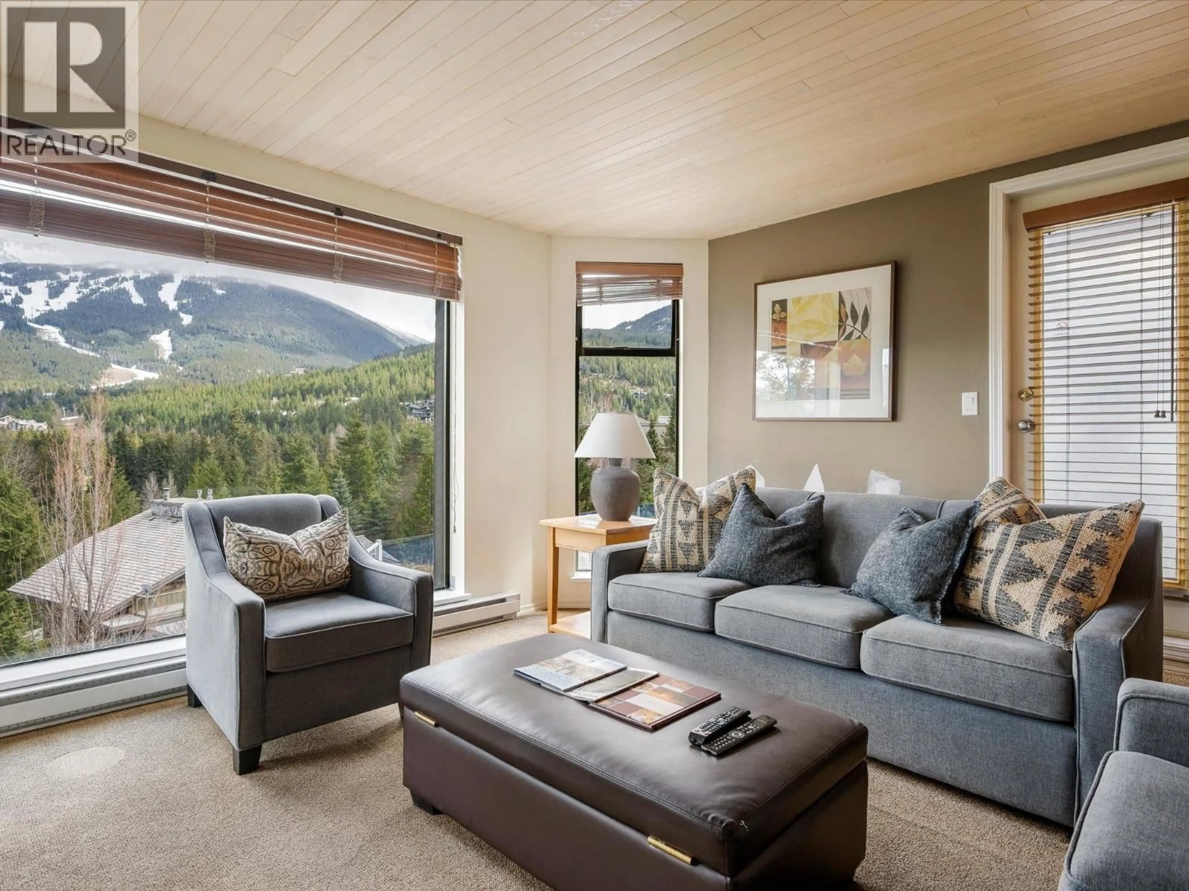 Living room with furniture, unknown for 105 - 3217 BLUEBERRY DRIVE, Whistler British Columbia V8E0B8