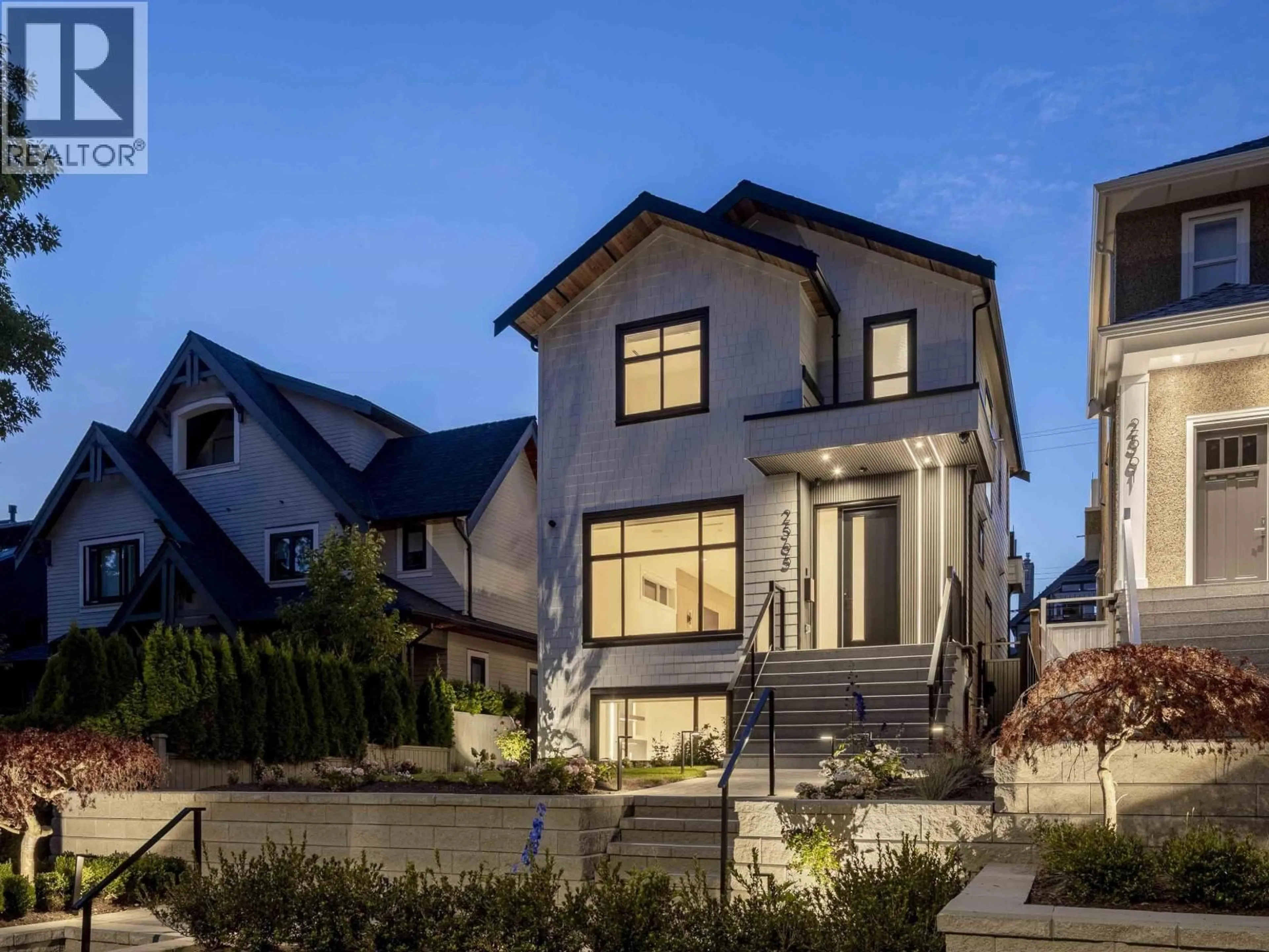 Home with brick exterior material, street for 2565 2ND AVENUE, Vancouver British Columbia V6K1J7