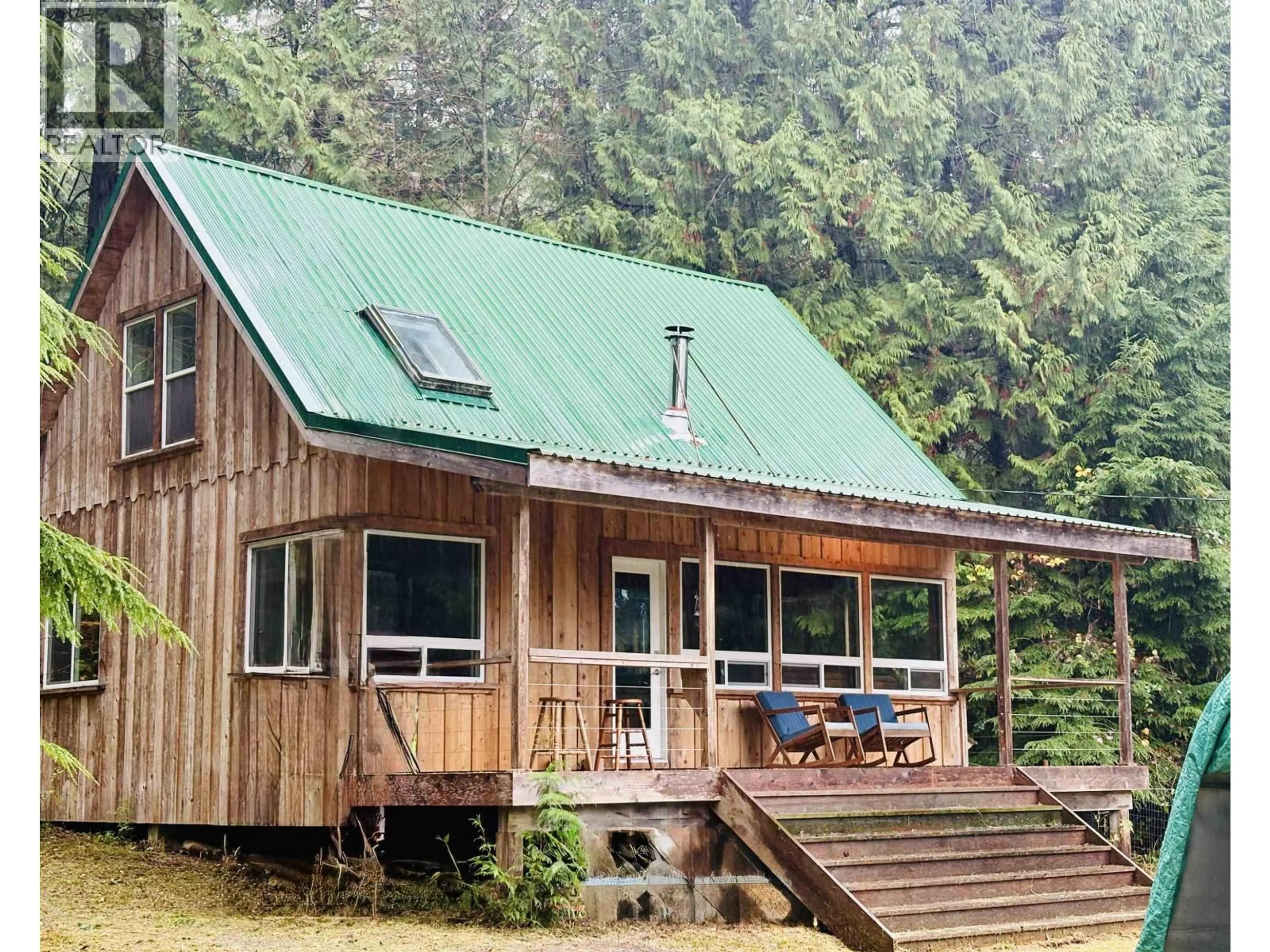 Home with vinyl exterior material, unknown for 815 THE GROVE ROAD, Gambier Island British Columbia V0N1V0