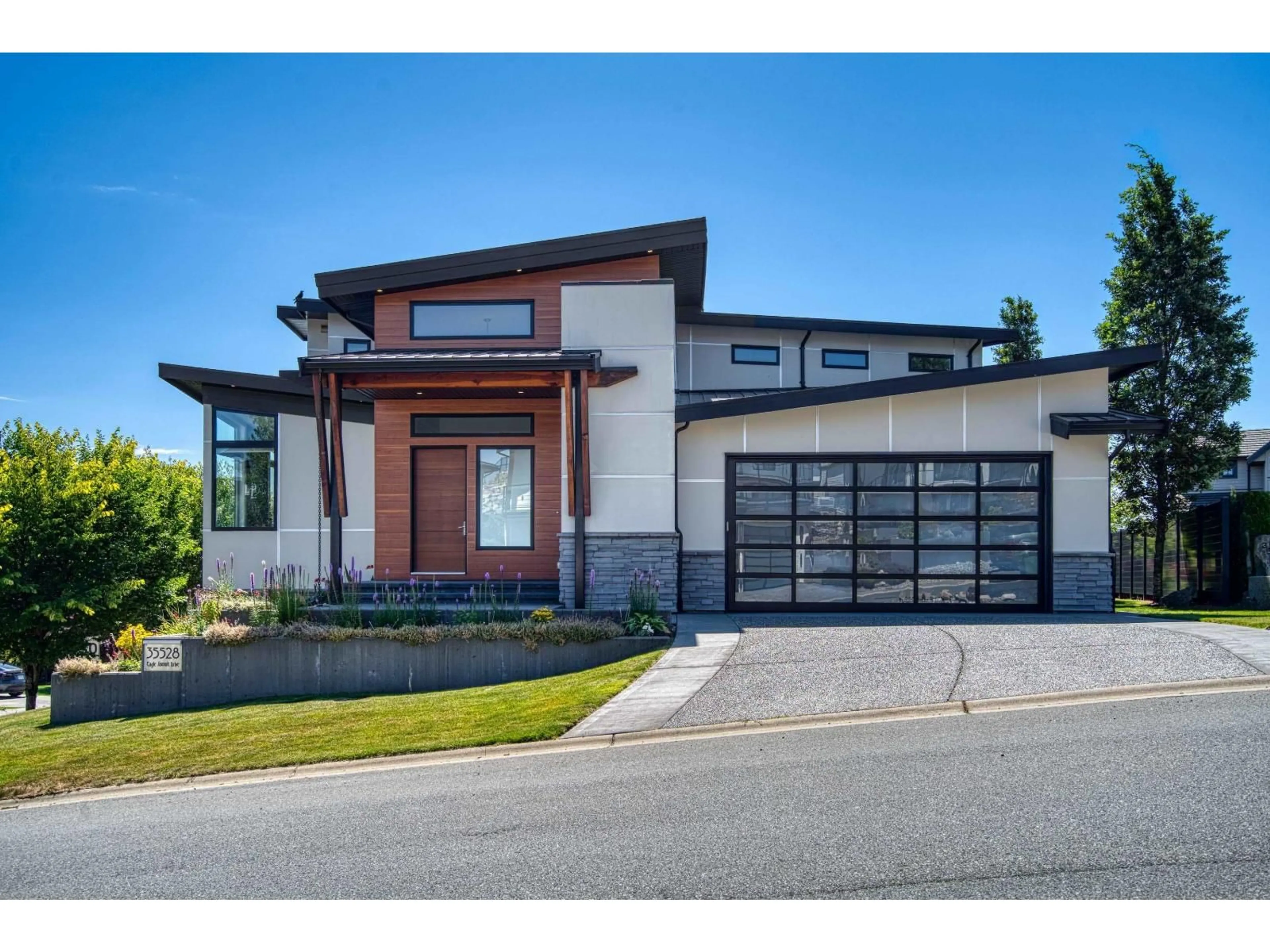 Home with brick exterior material, street for 35528 EAGLE SUMMIT DRIVE, Abbotsford British Columbia V3G0C4