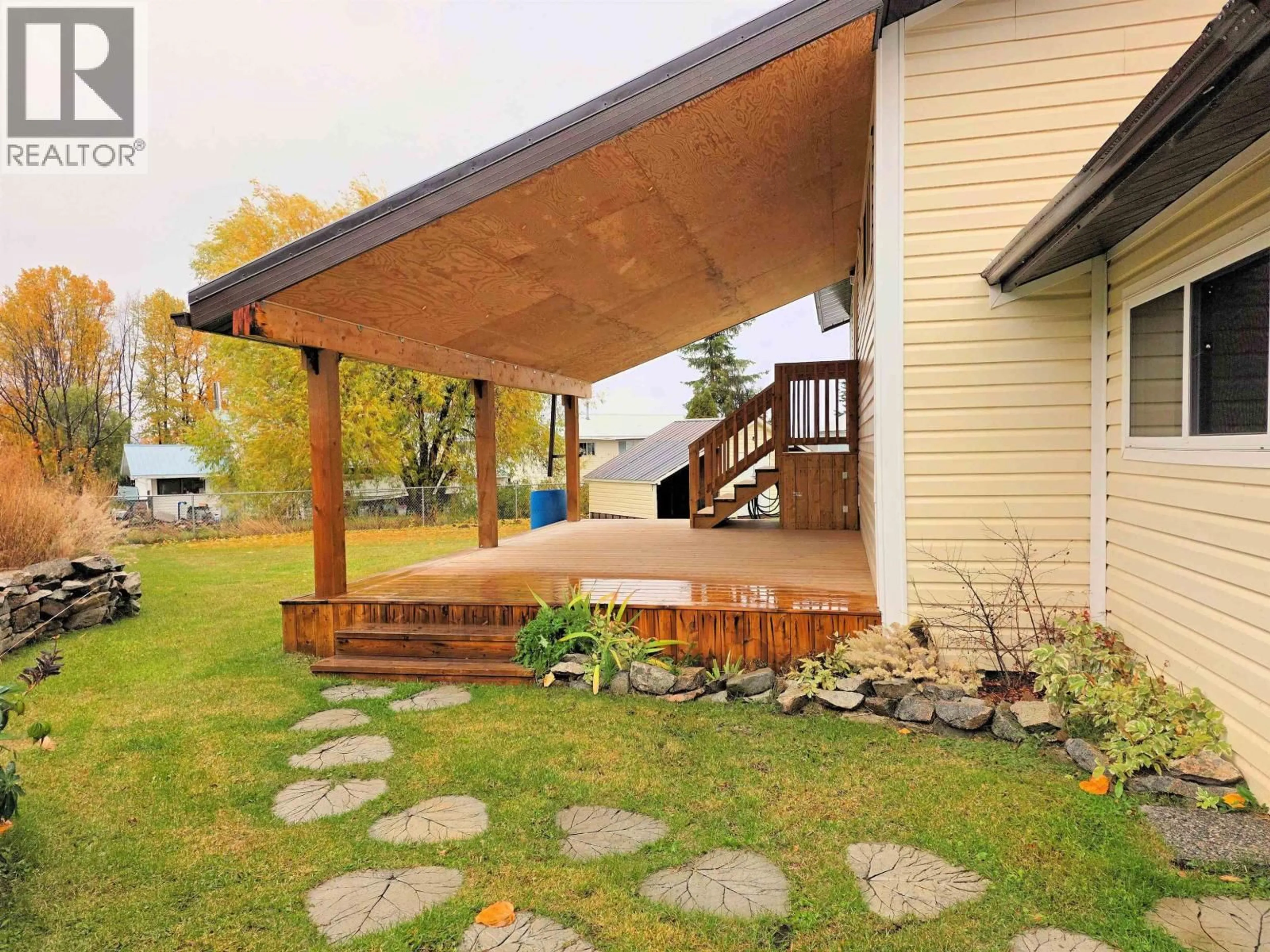 Patio, unknown for 10 MCDONALD AVENUE, Granisle British Columbia V0J1W0