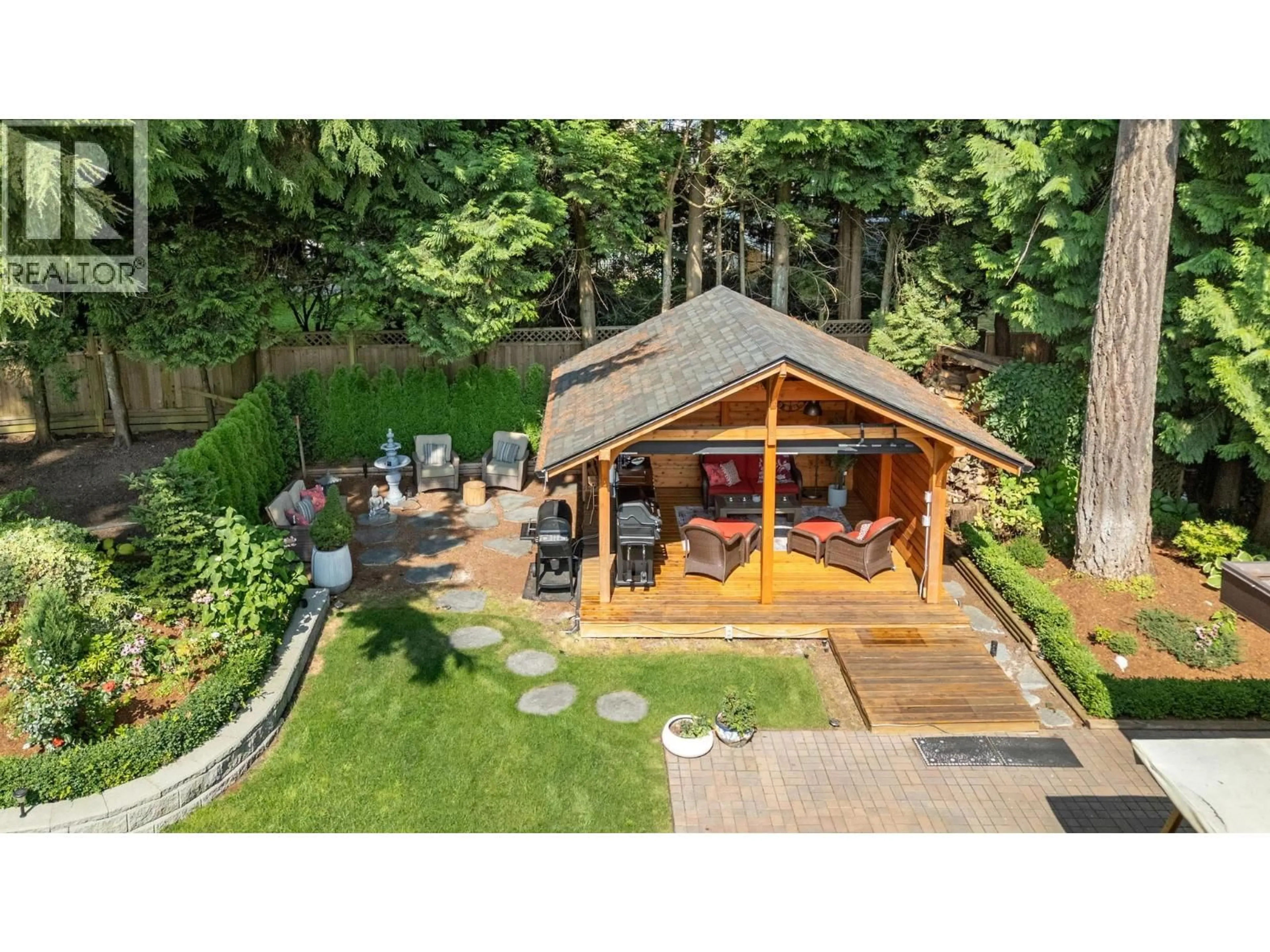 A pic from outside/outdoor area/front of a property/back of a property/a pic from drone, forest/trees view for 2540 BOSWELL AVENUE, North Vancouver British Columbia V7H1L7