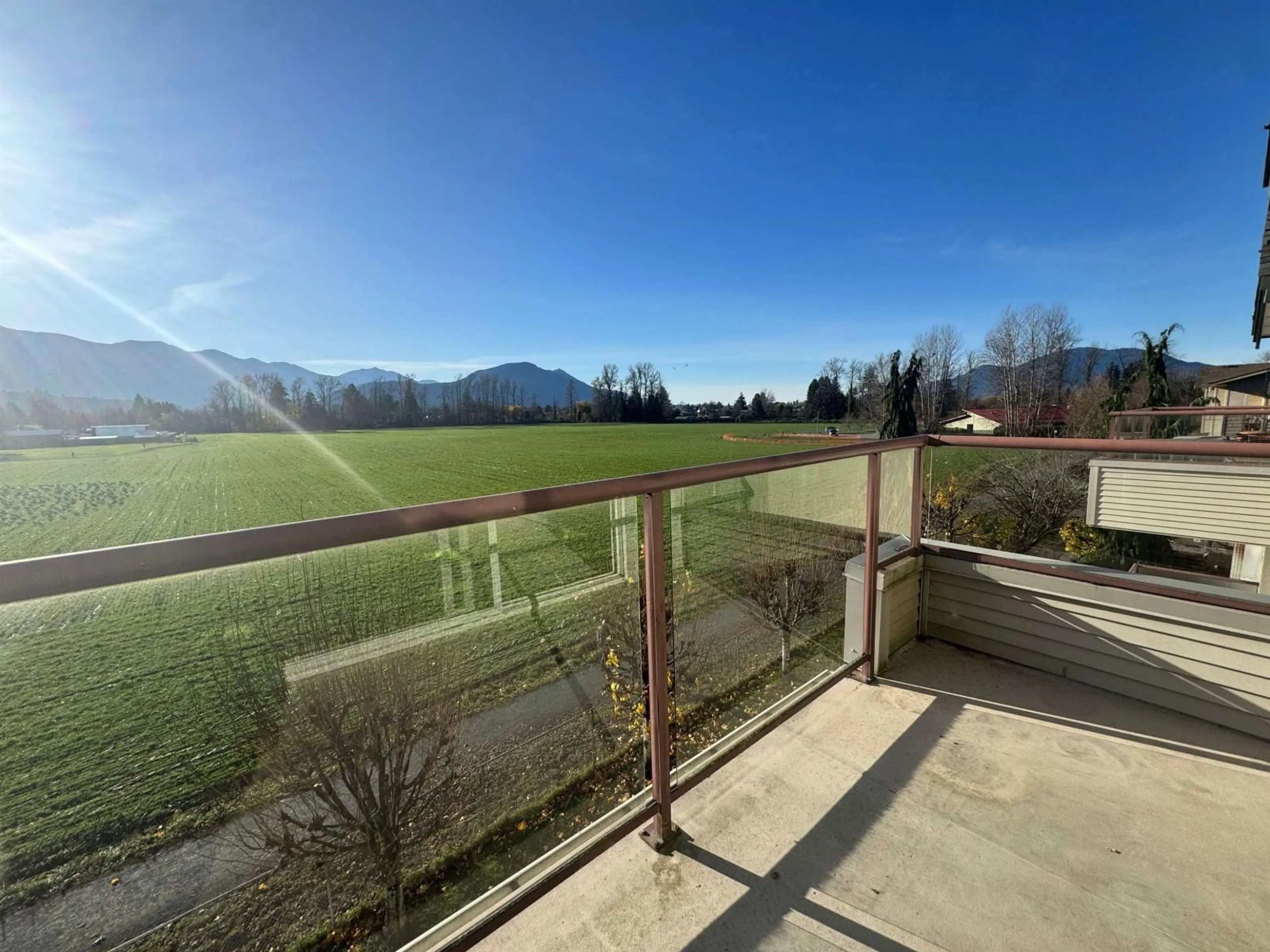 Balcony in the apartment, mountain view for 404 - 45520 KNIGHT ROAD, Chilliwack British Columbia V2R3Z2
