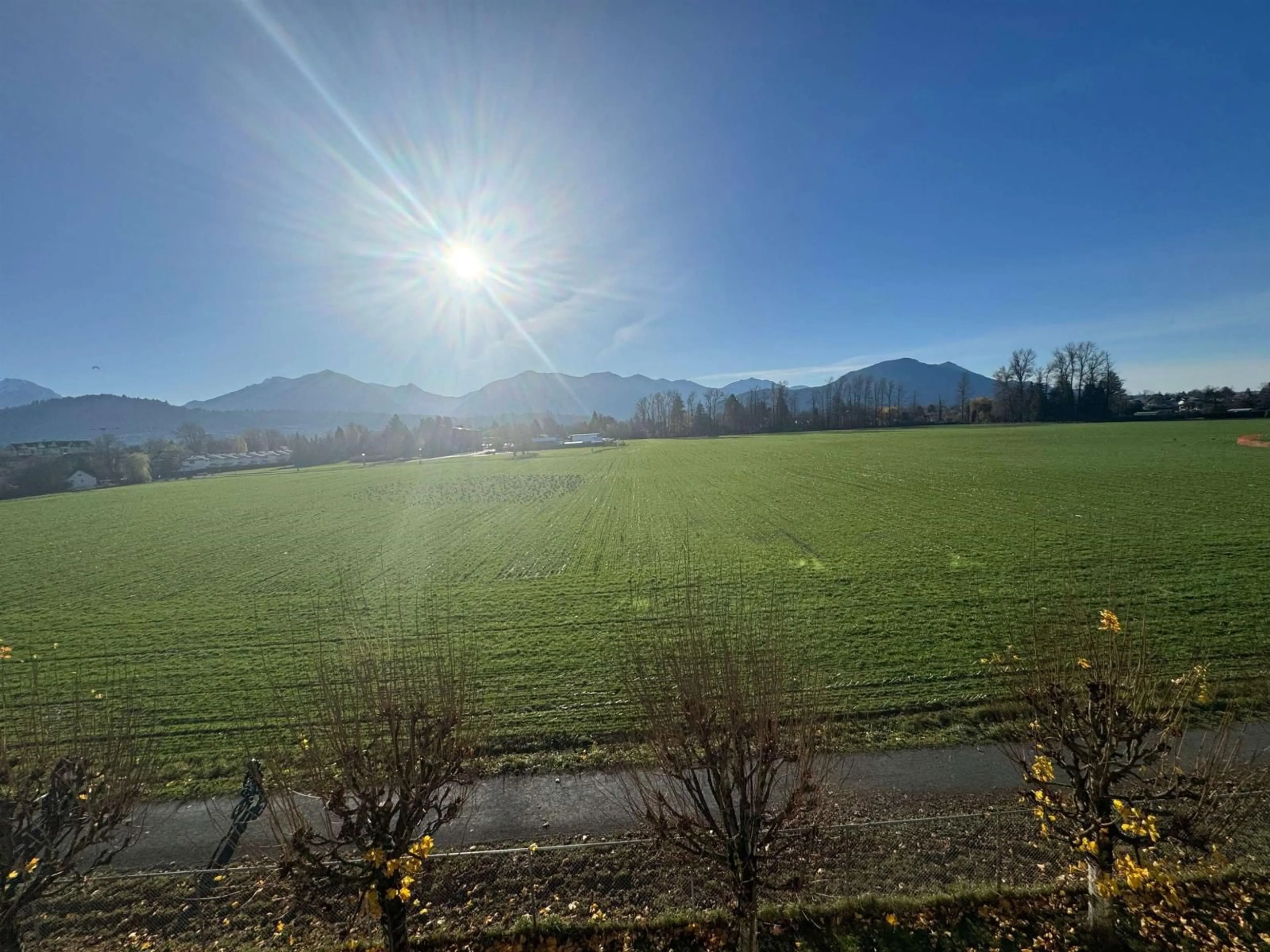 A pic from outside/outdoor area/front of a property/back of a property/a pic from drone, mountain view for 404 - 45520 KNIGHT ROAD, Chilliwack British Columbia V2R3Z2