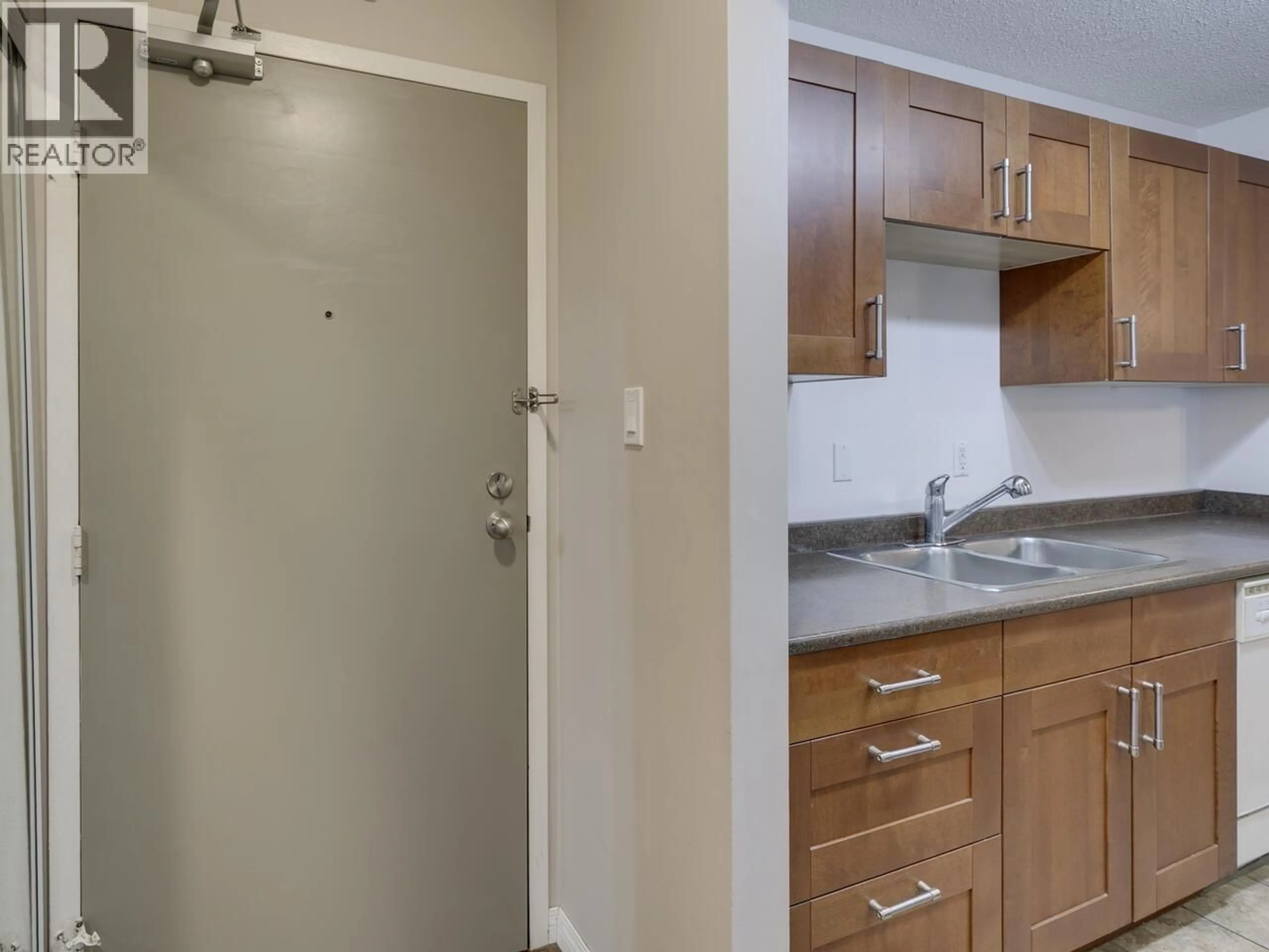 Standard kitchen, unknown for 208 - 275 2ND STREET, North Vancouver British Columbia V7M1C9