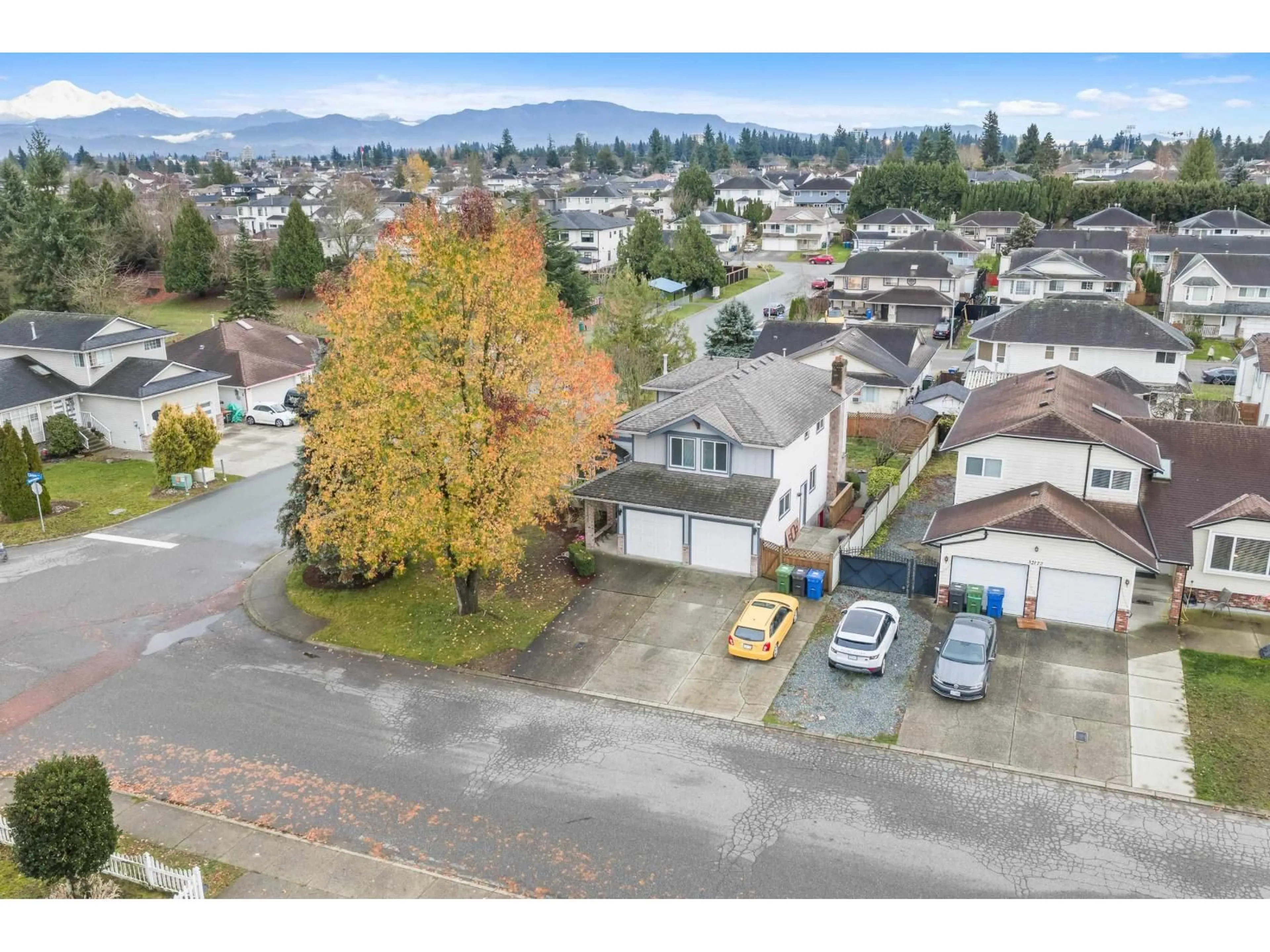 A pic from outside/outdoor area/front of a property/back of a property/a pic from drone, unknown for 32178 CLINTON AVENUE, Abbotsford British Columbia V2T5B5
