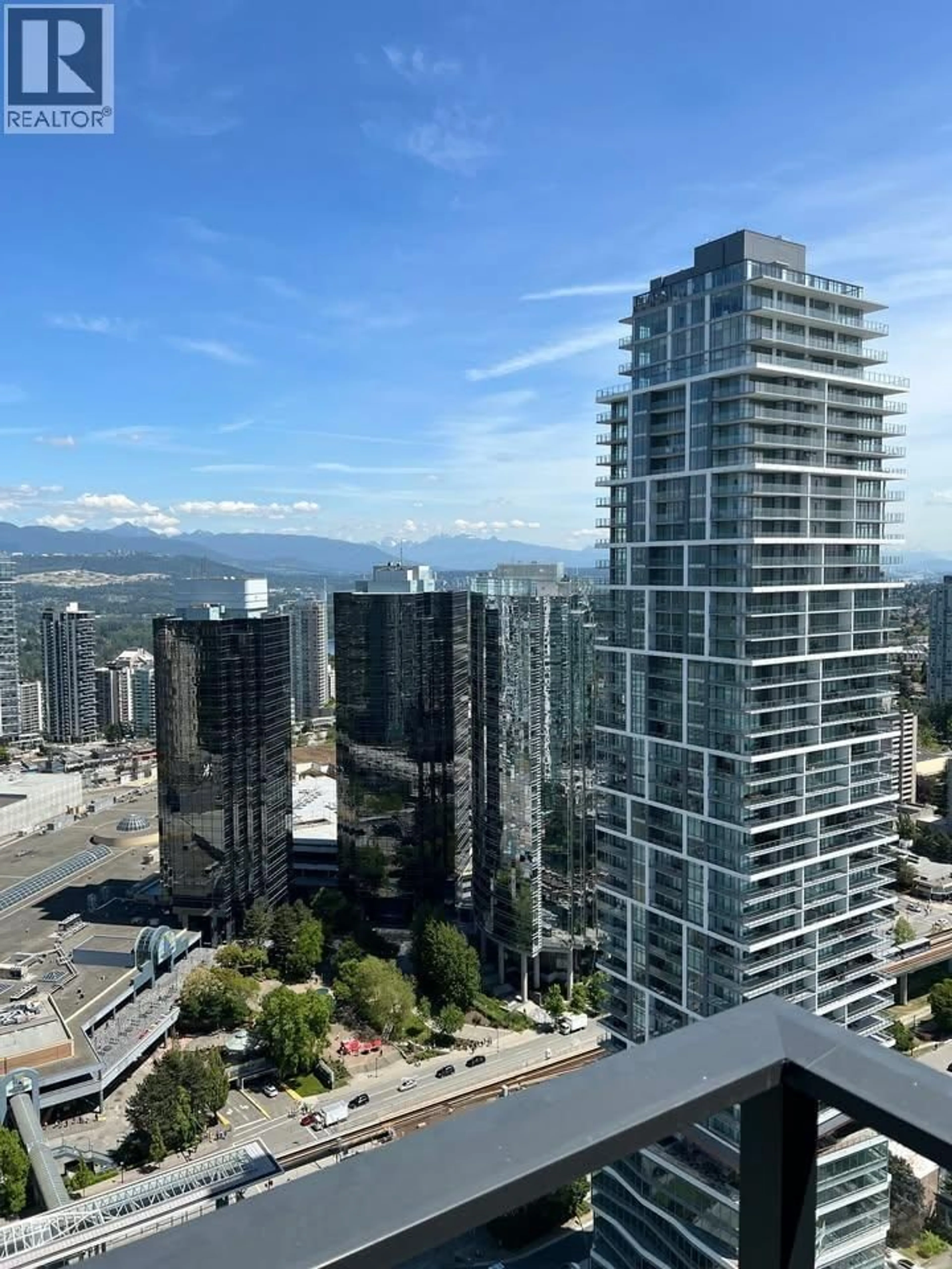 A pic from outside/outdoor area/front of a property/back of a property/a pic from drone, city buildings view from balcony for 4001 - 6537 TELFORD AVENUE, Burnaby British Columbia V5H0K9