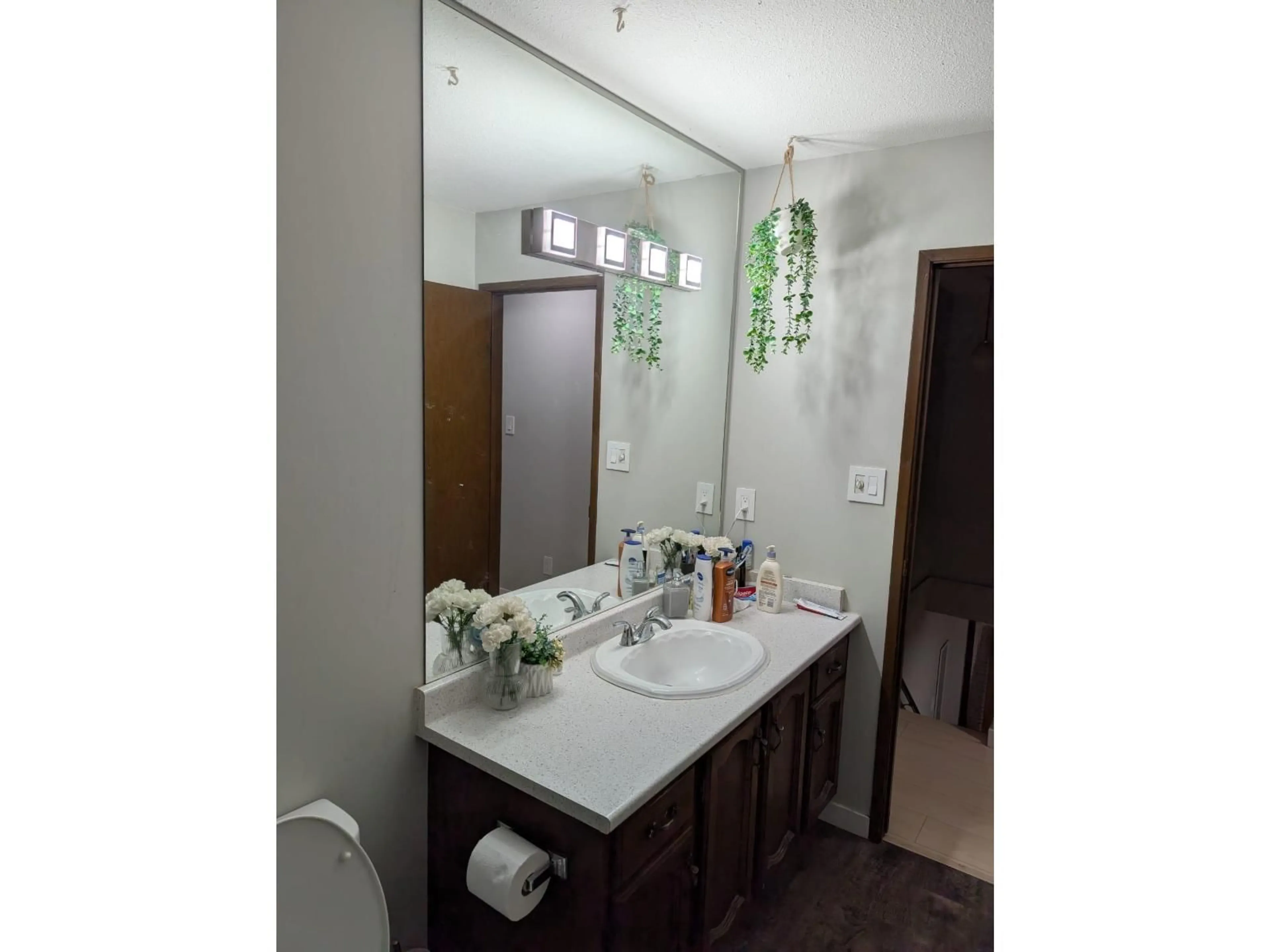 Standard bathroom, ceramic/tile floor for 17176 62 AVENUE, Surrey British Columbia V3S5V6