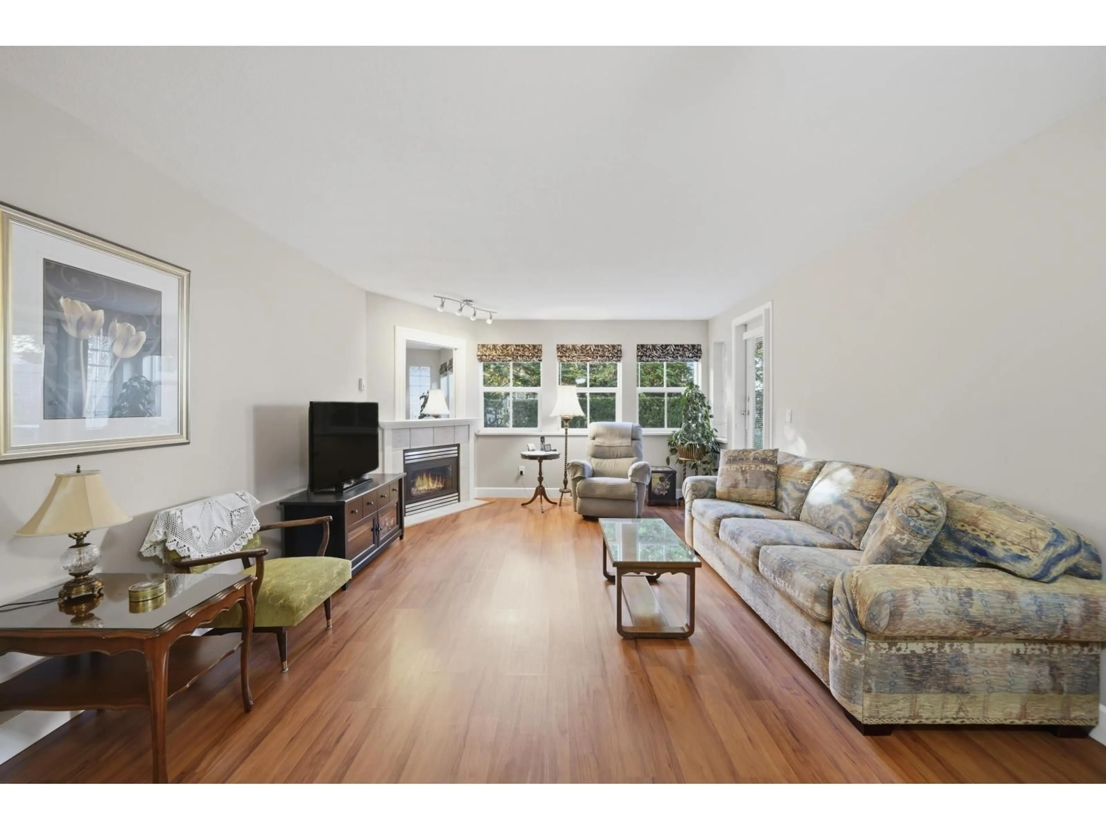 Living room with furniture, unknown for 6385 121 STREET, Surrey British Columbia V3X3K6