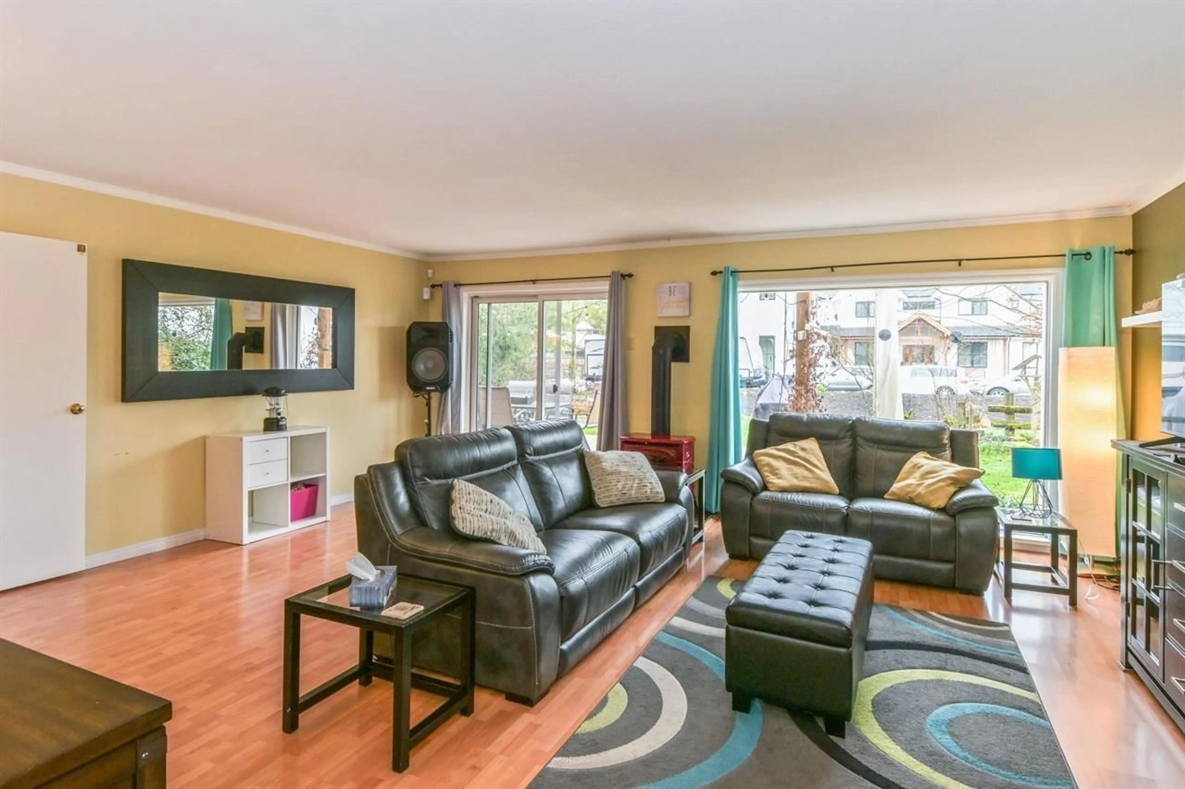 Living room with furniture, unknown for 21810 40 AVENUE, Langley British Columbia V2Z1N7