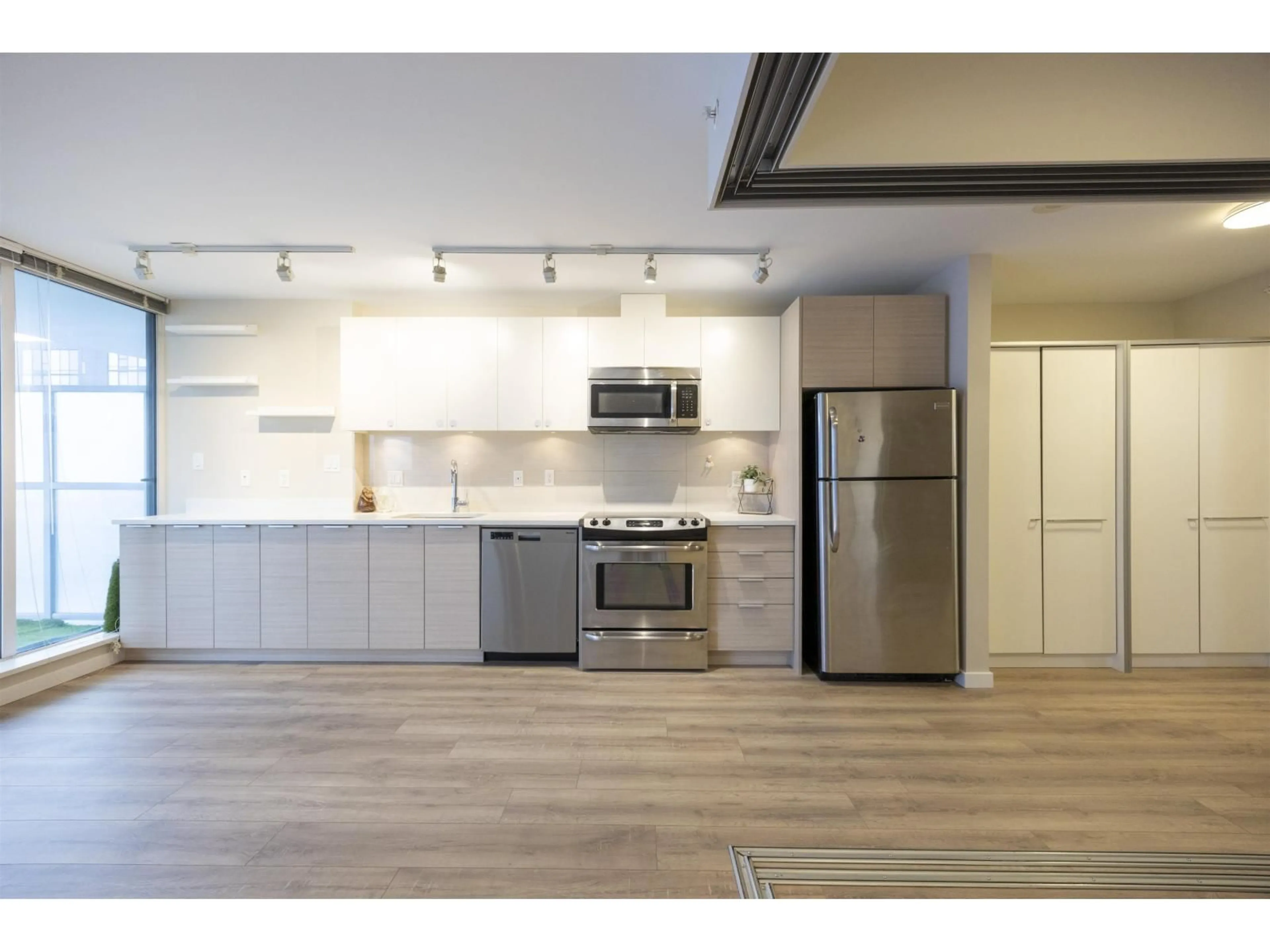 Open concept kitchen, unknown for 2306 - 13303 CENTRAL AVENUE, Surrey British Columbia V3T0K6