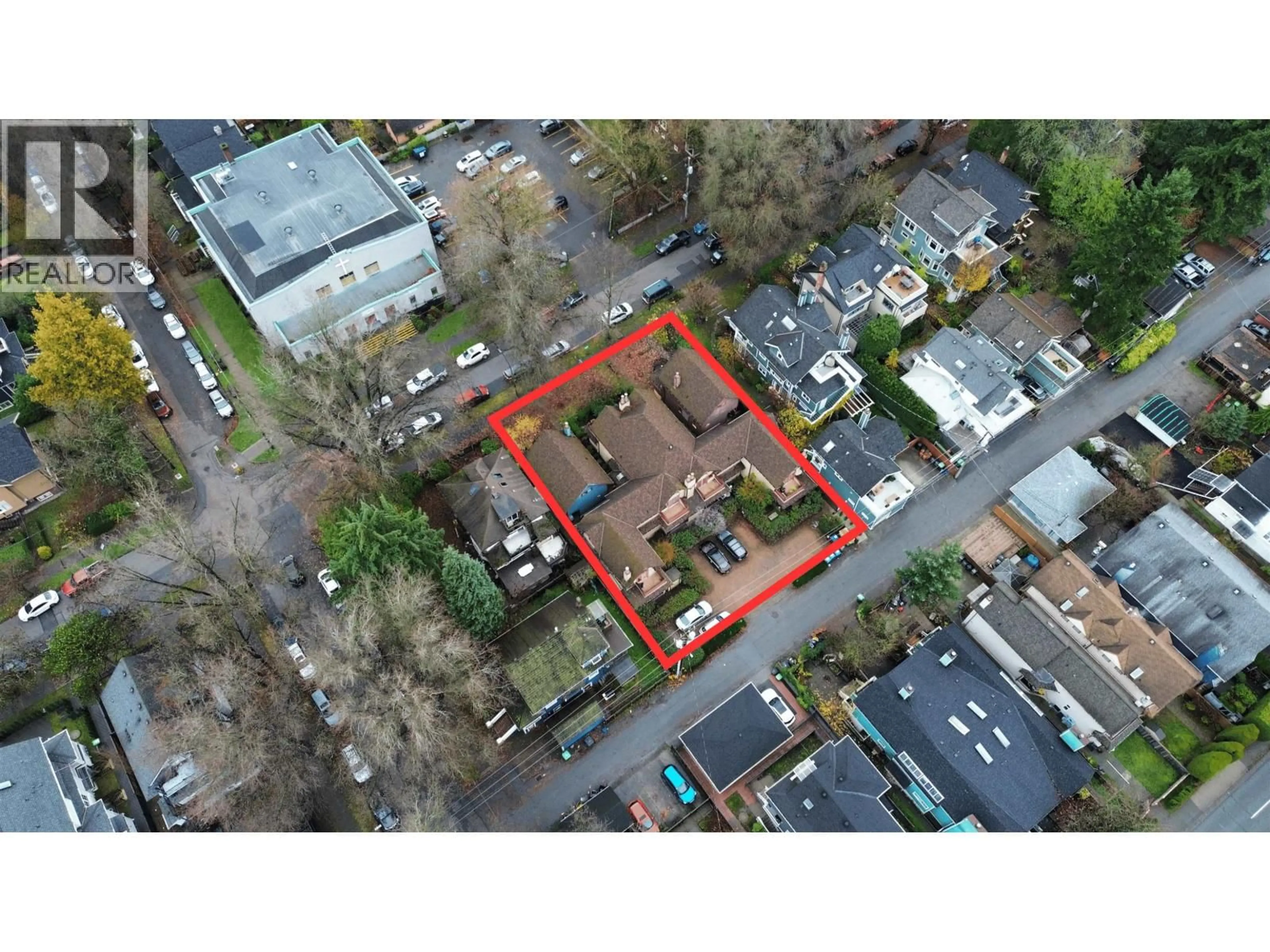 A pic from outside/outdoor area/front of a property/back of a property/a pic from drone, building for 154-168 W 11TH AVENUE, Vancouver British Columbia V5Y1S7