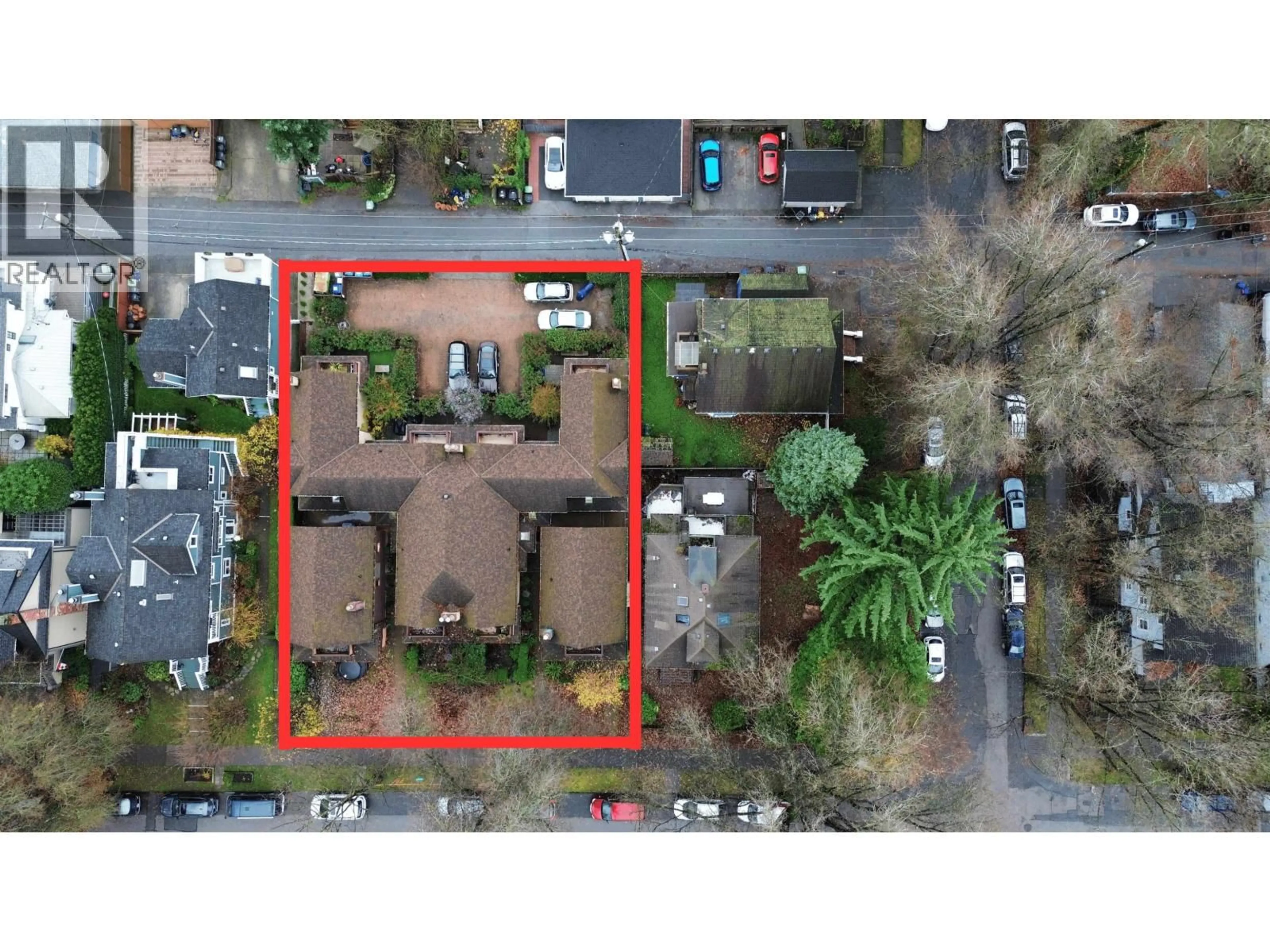 A pic from outside/outdoor area/front of a property/back of a property/a pic from drone, street for 154-168 W 11TH AVENUE, Vancouver British Columbia V5Y1S7