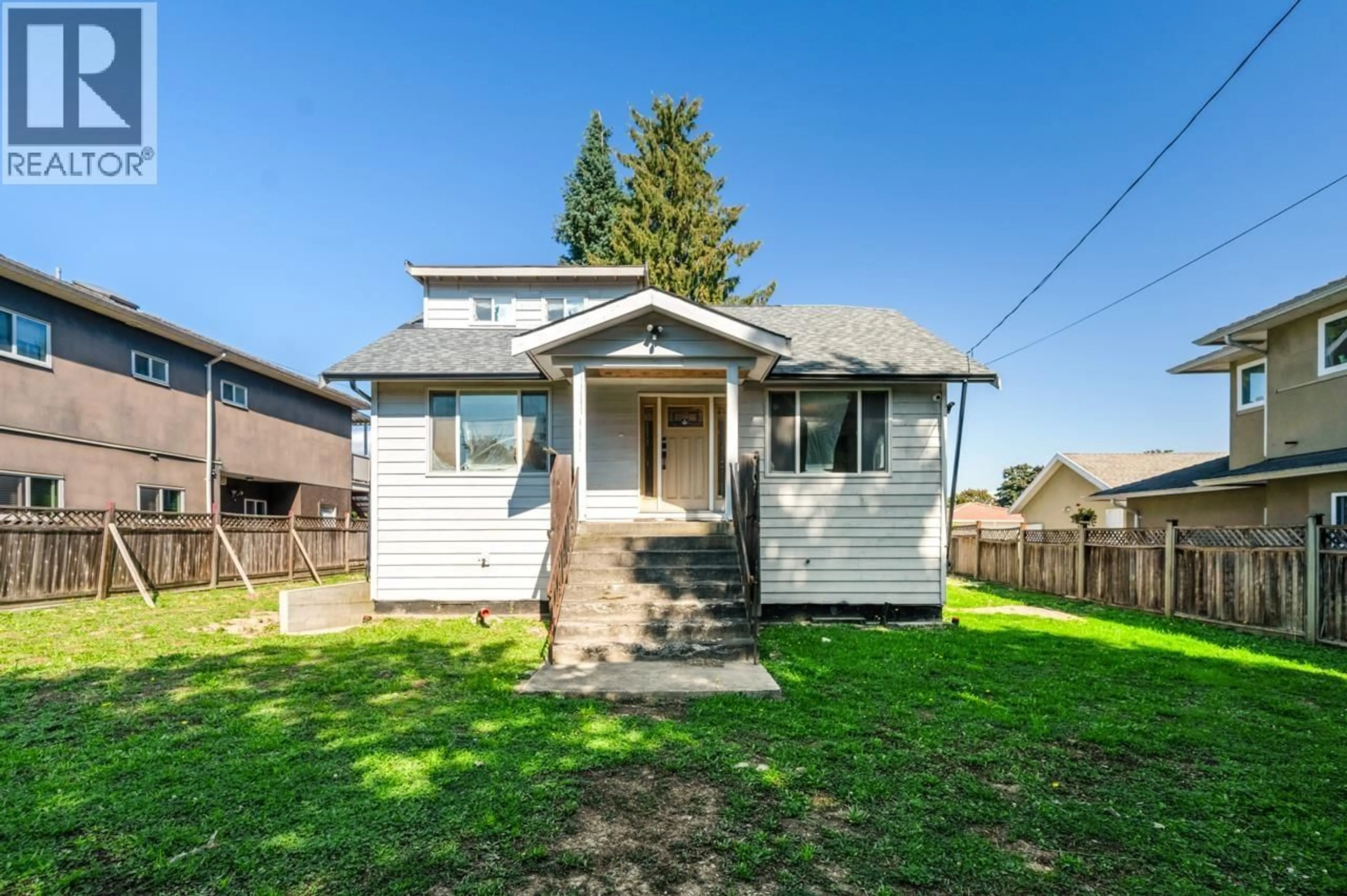 Unknown for 7520 CANADA WAY, Burnaby British Columbia V3N3K2