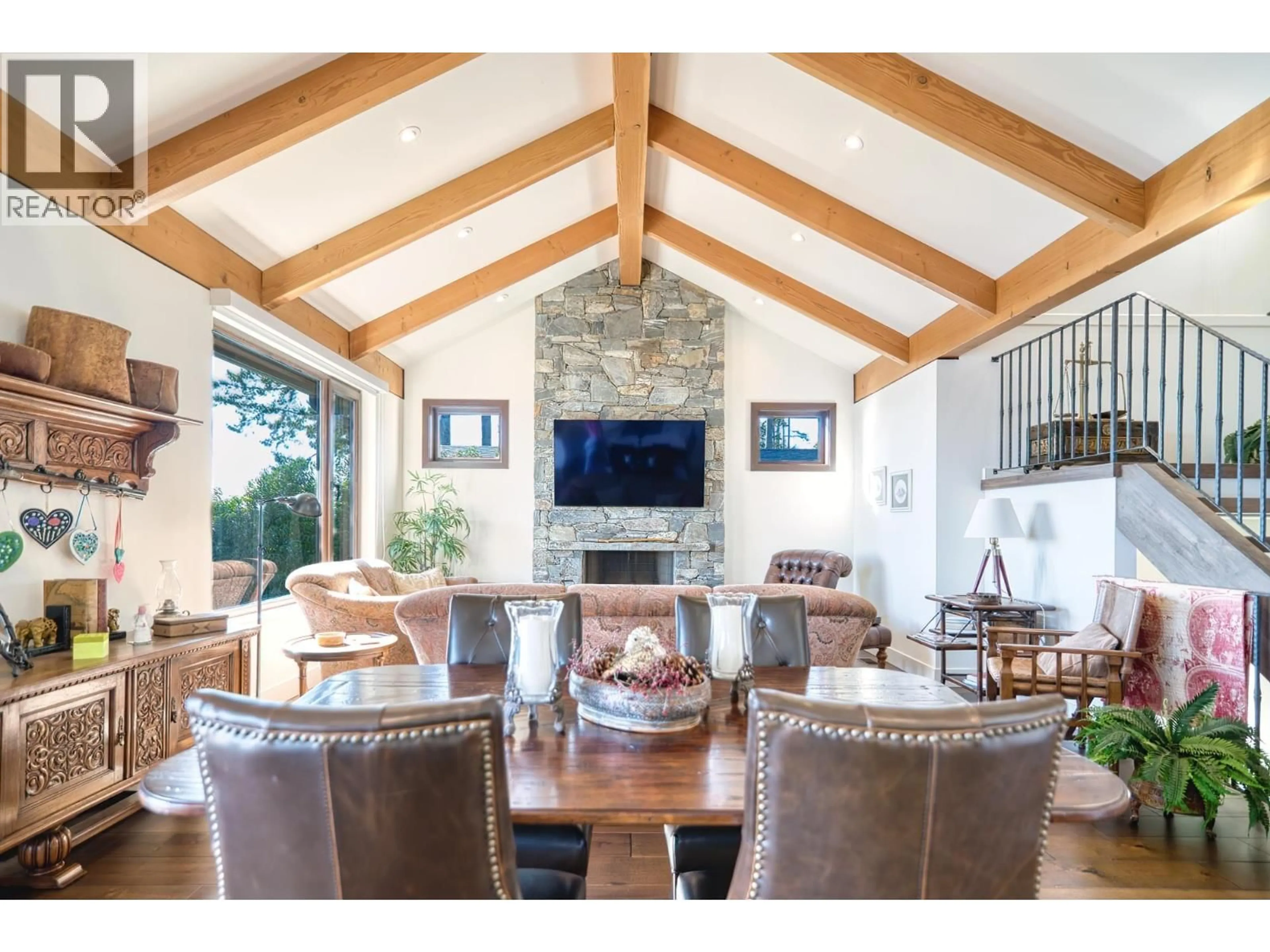 Living room with furniture, unknown for 6035 SILVERSTONE LANE, Sechelt British Columbia V7Z0T8