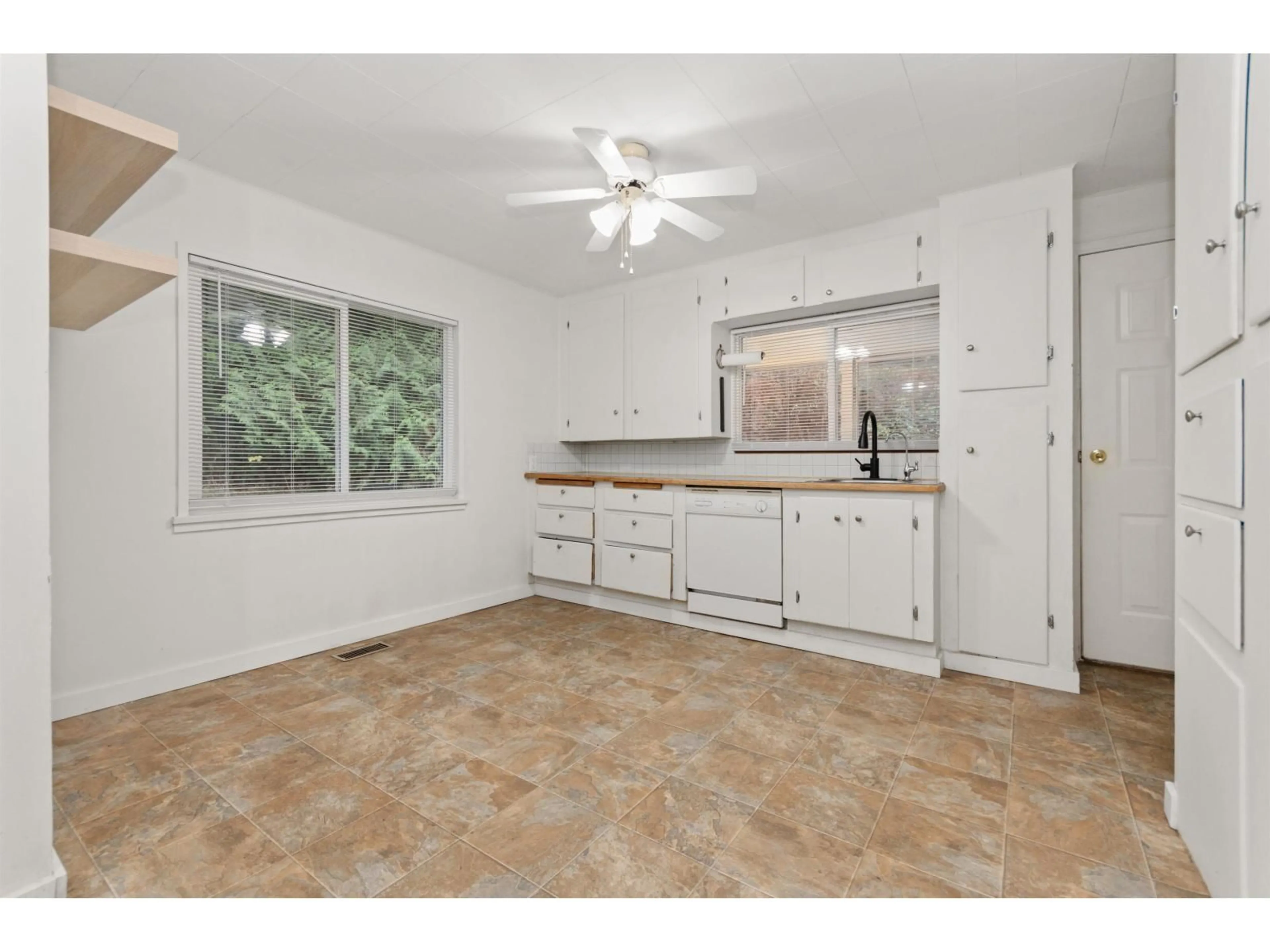 Unknown for 29433 DEWDNEY TRUNK ROAD, Mission British Columbia V4S1B6