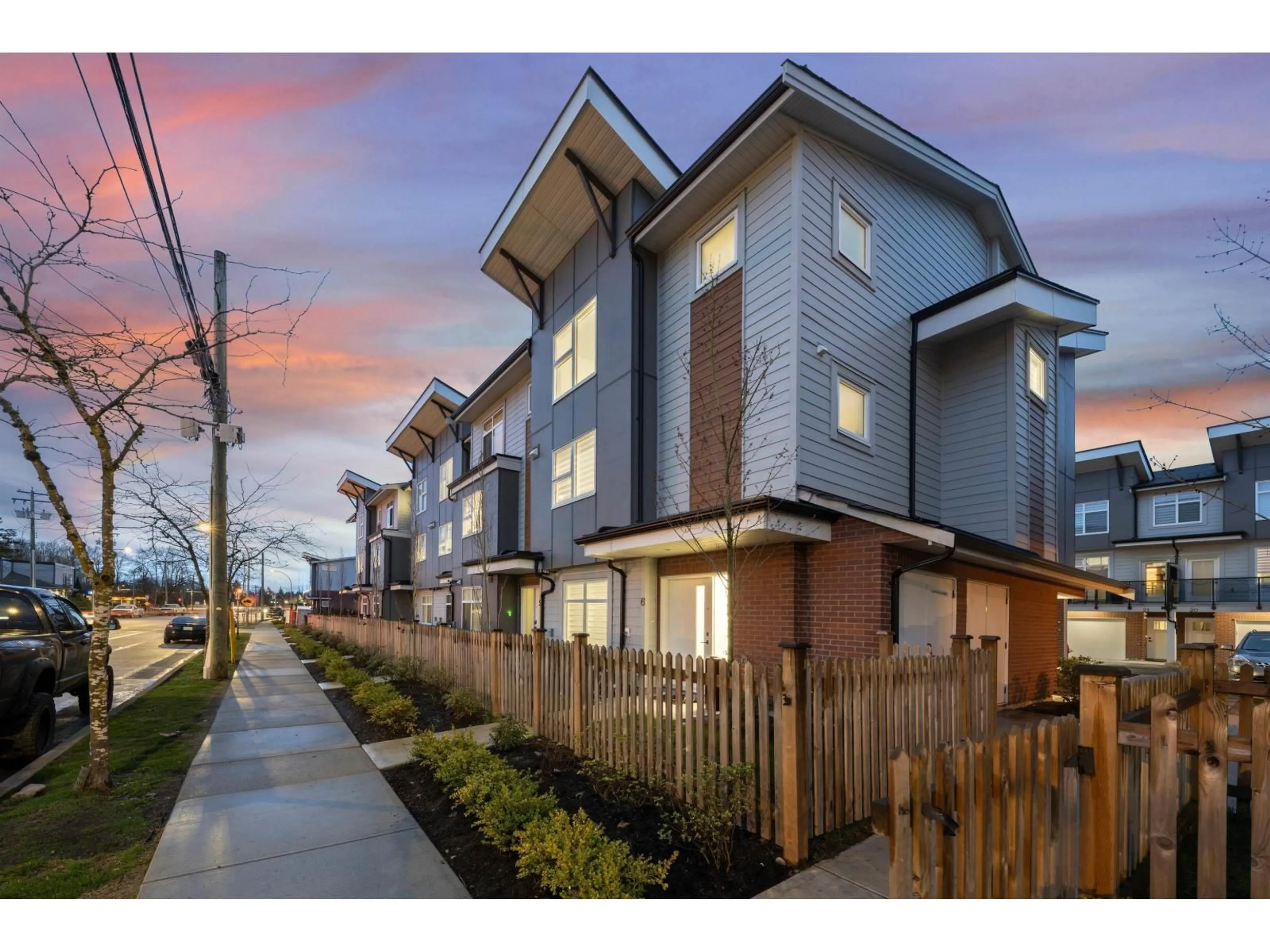 Unknown for 6 - 22334 48 AVENUE, Langley British Columbia V3A3N5