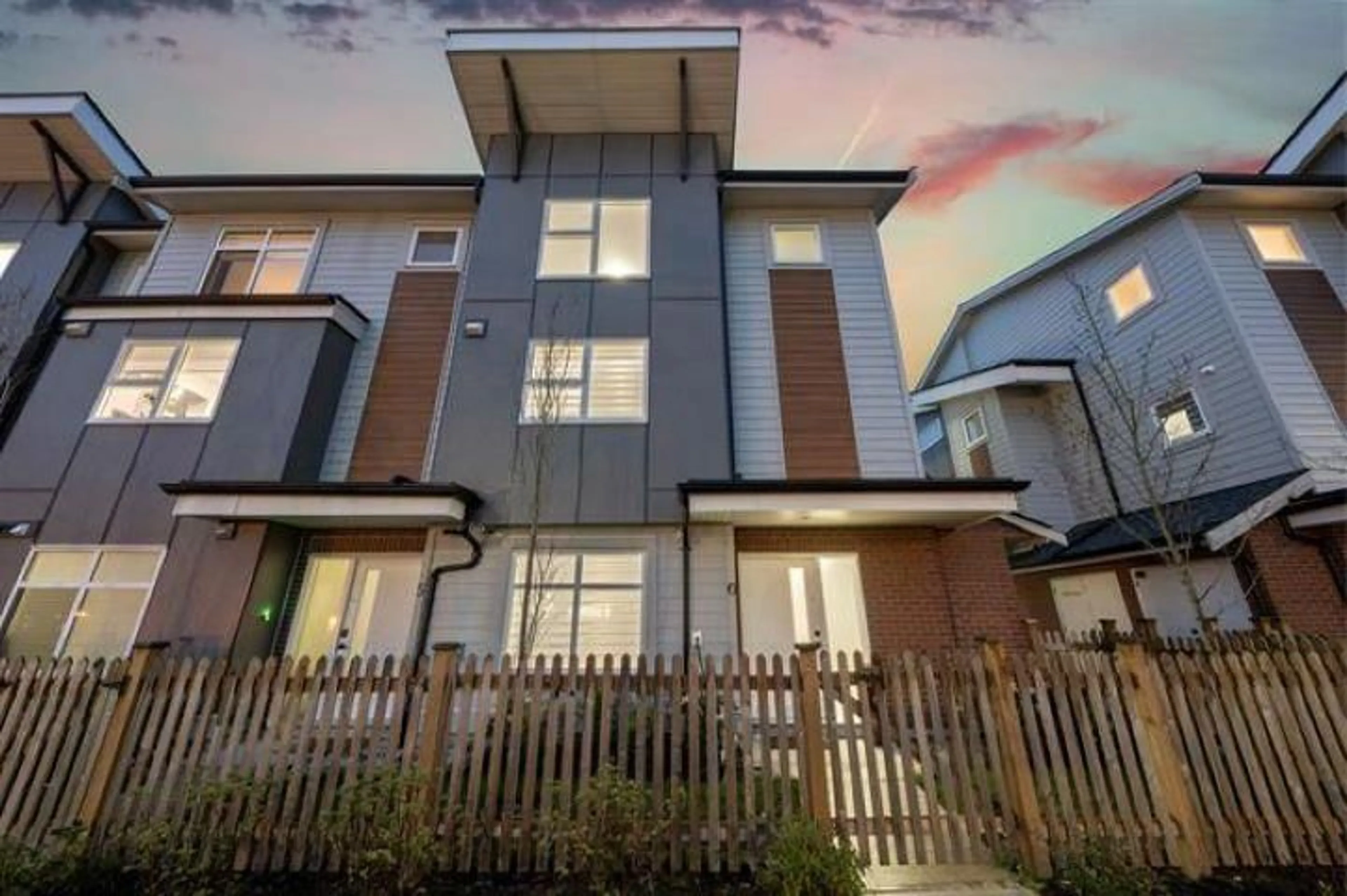 A pic from outside/outdoor area/front of a property/back of a property/a pic from drone, street for 6 - 22334 48 AVENUE, Langley British Columbia V3A3N5