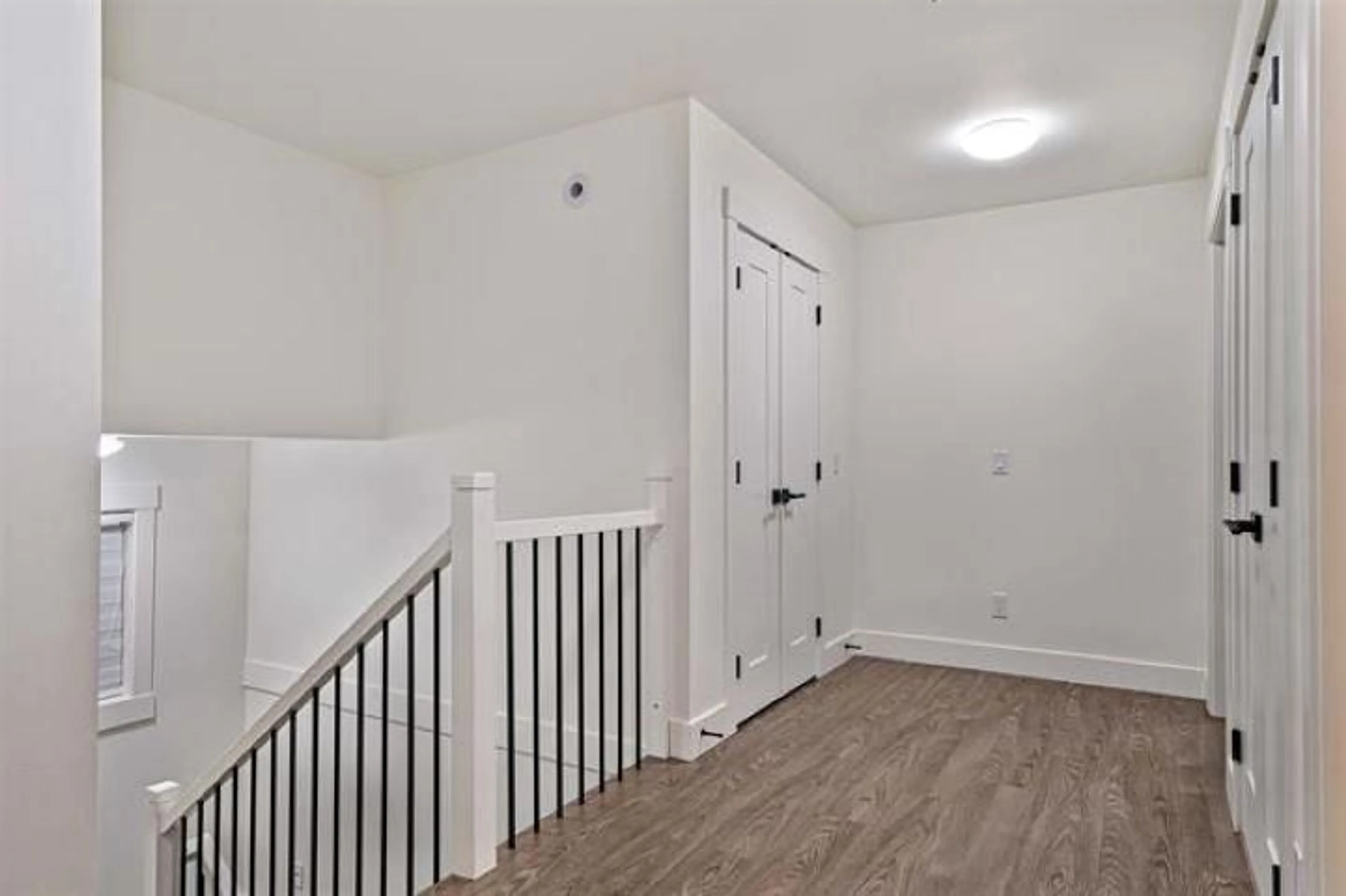 Indoor entryway for 6 - 22334 48 AVENUE, Langley British Columbia V3A3N5