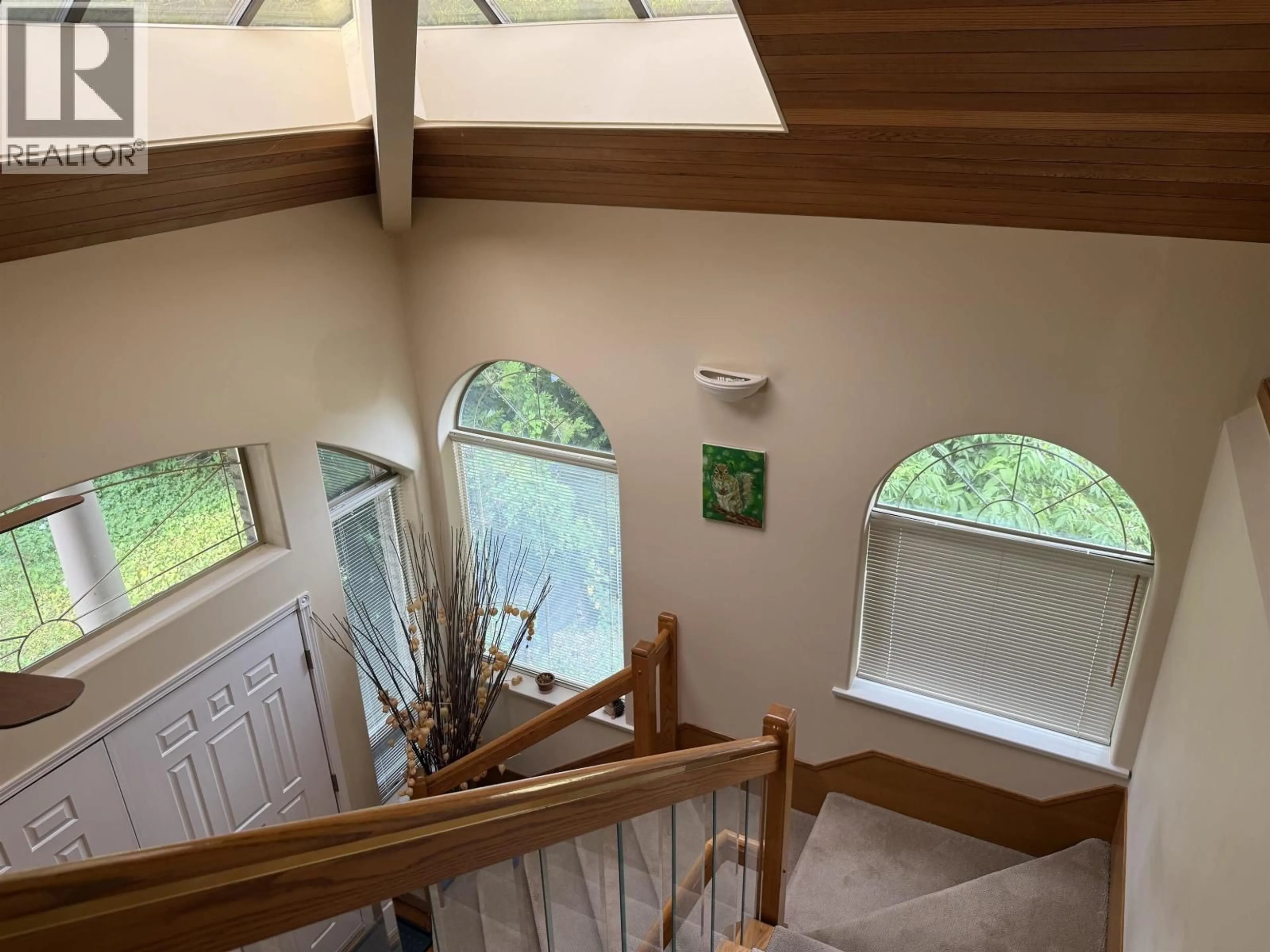 Indoor foyer for 1136 SMITH AVENUE, Coquitlam British Columbia V3J2X8