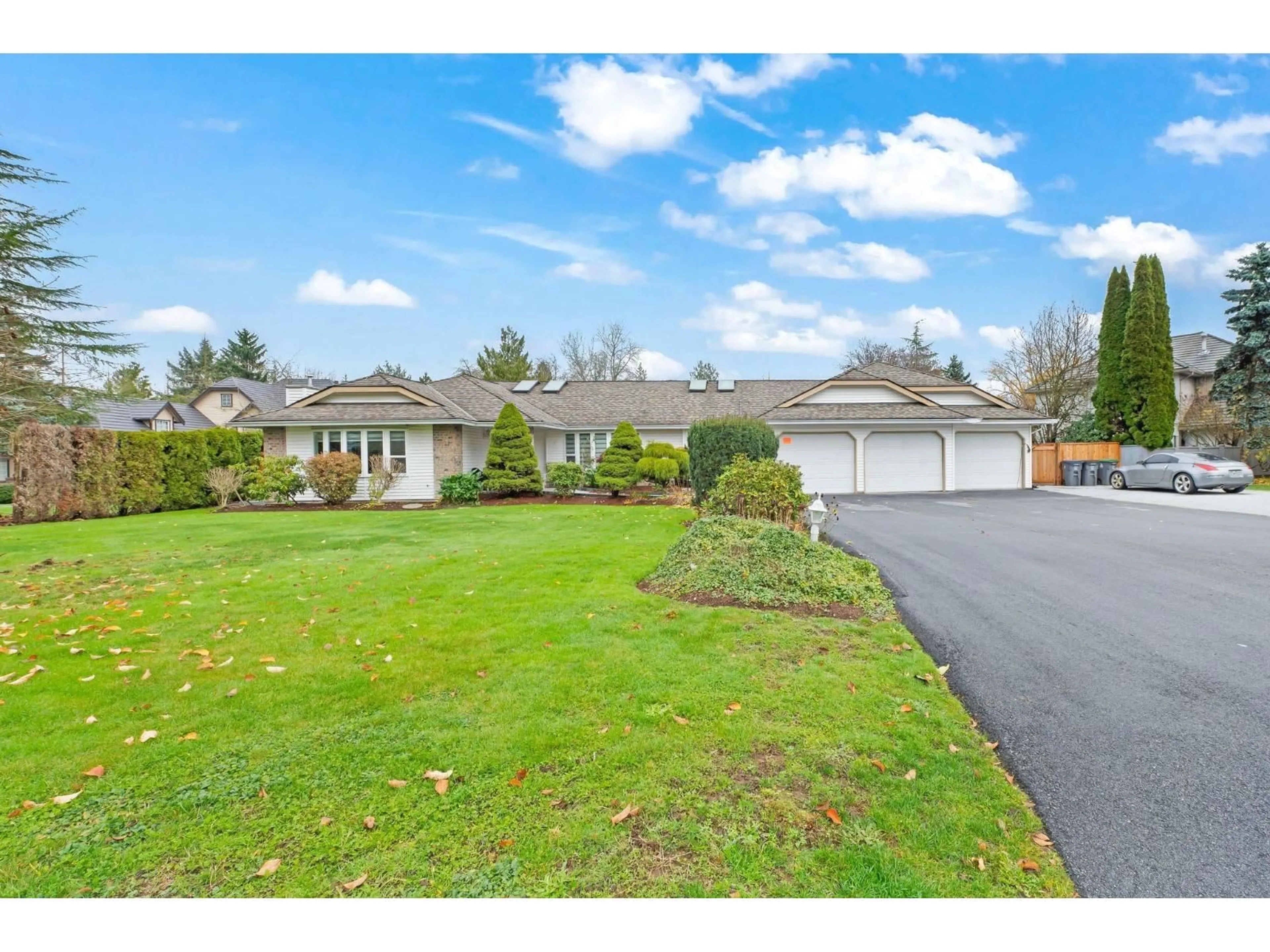 A pic from outside/outdoor area/front of a property/back of a property/a pic from drone, street for 15435 KILLARNEY PLACE, Surrey British Columbia V3S7G9