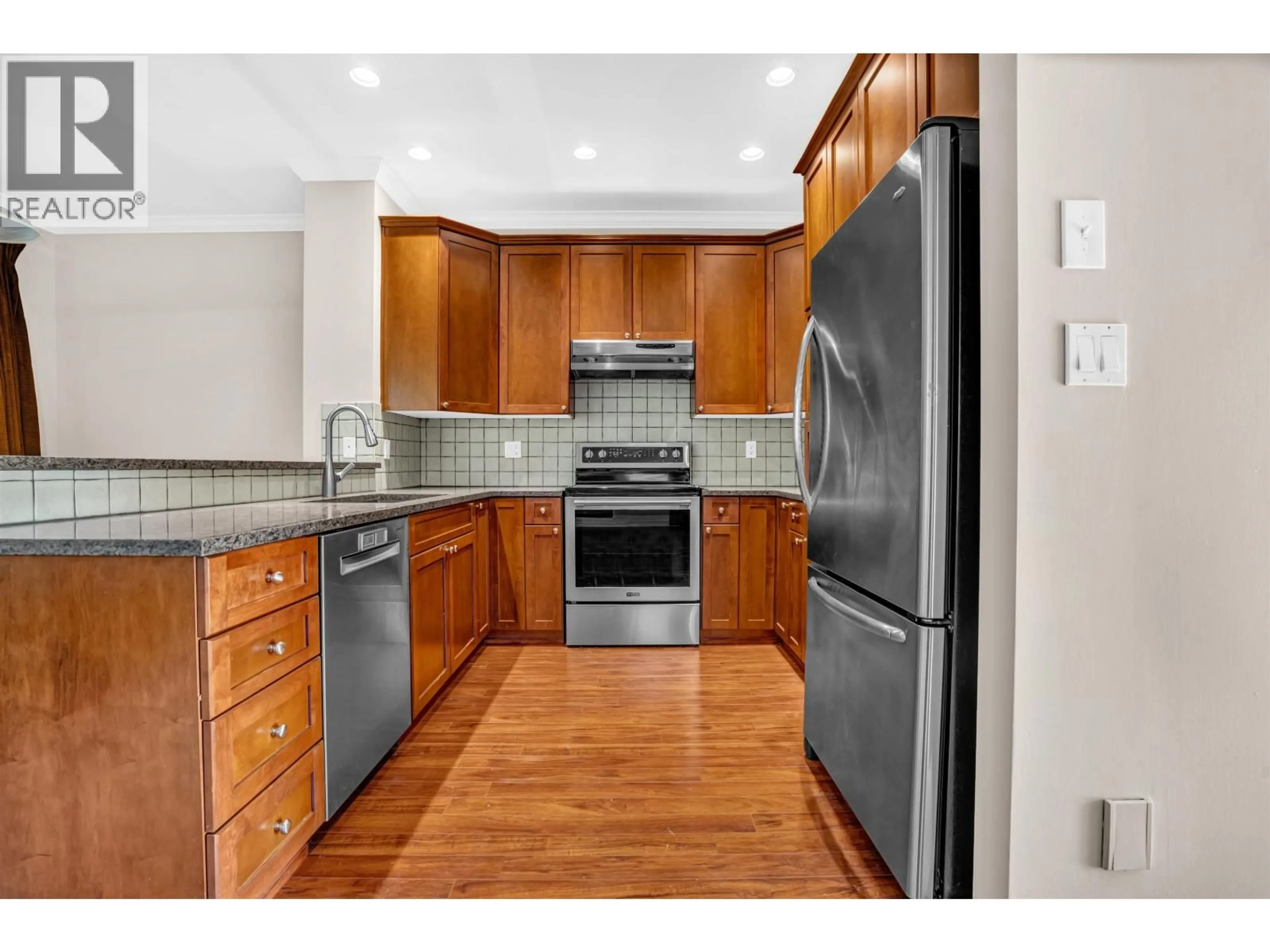 Open concept kitchen, unknown for 10 - 2381 ARGUE STREET, Port Coquitlam British Columbia V3C6P9