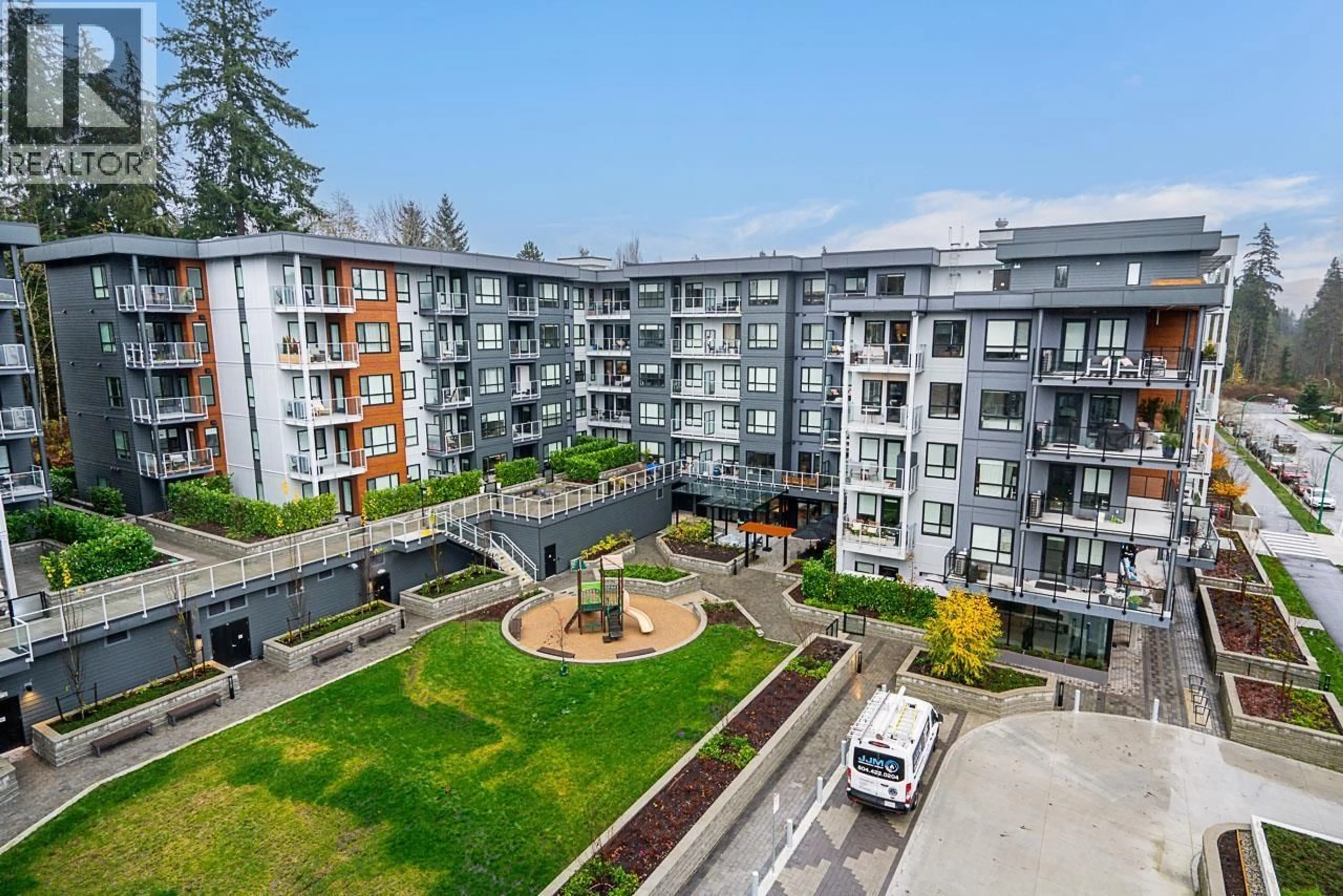 A pic from outside/outdoor area/front of a property/back of a property/a pic from drone, unknown for 422 - 3596 MALSUM DRIVE, North Vancouver British Columbia V7G0B2