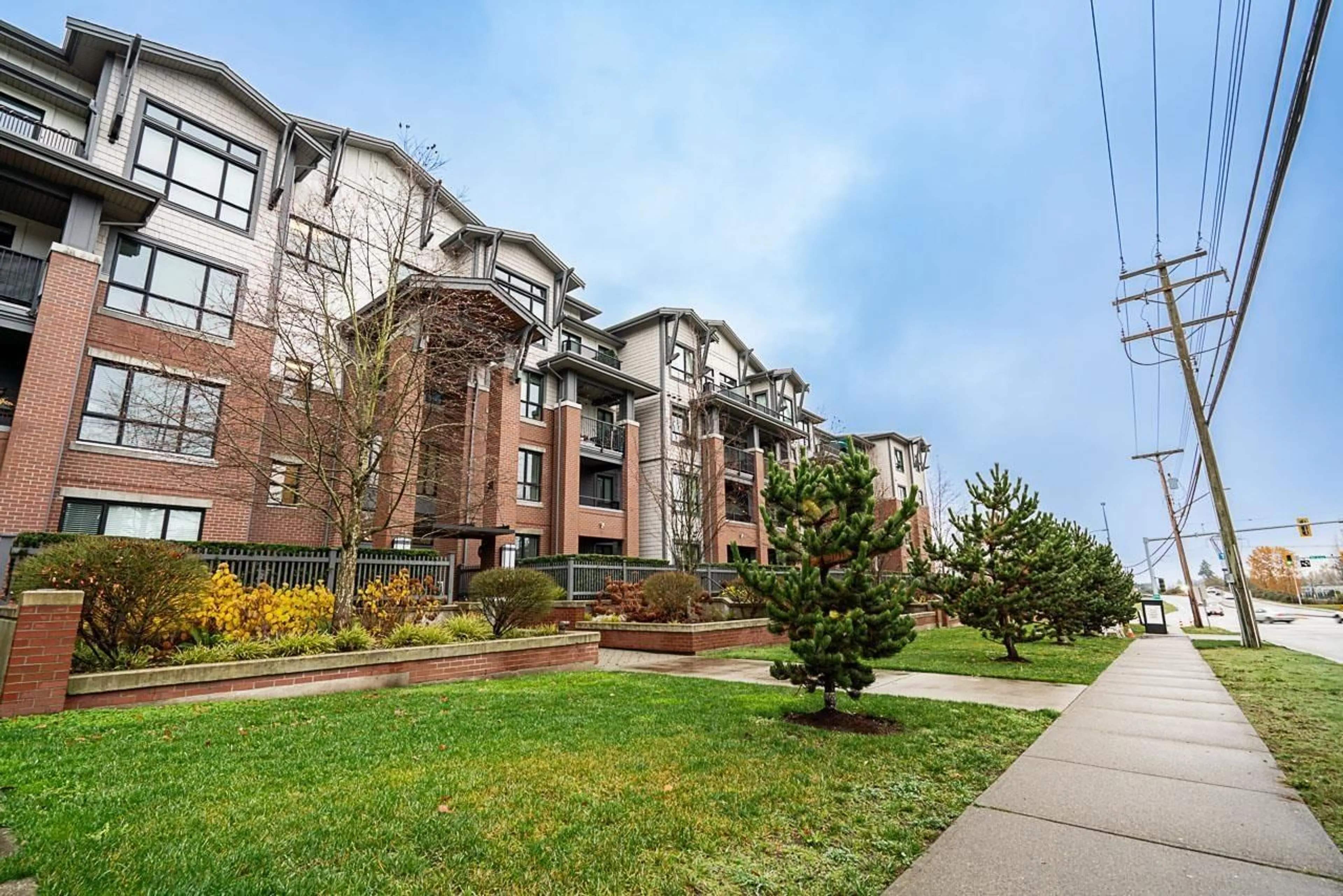 Patio, street for 416 - 2960 151 STREET, Surrey British Columbia V4P1G8