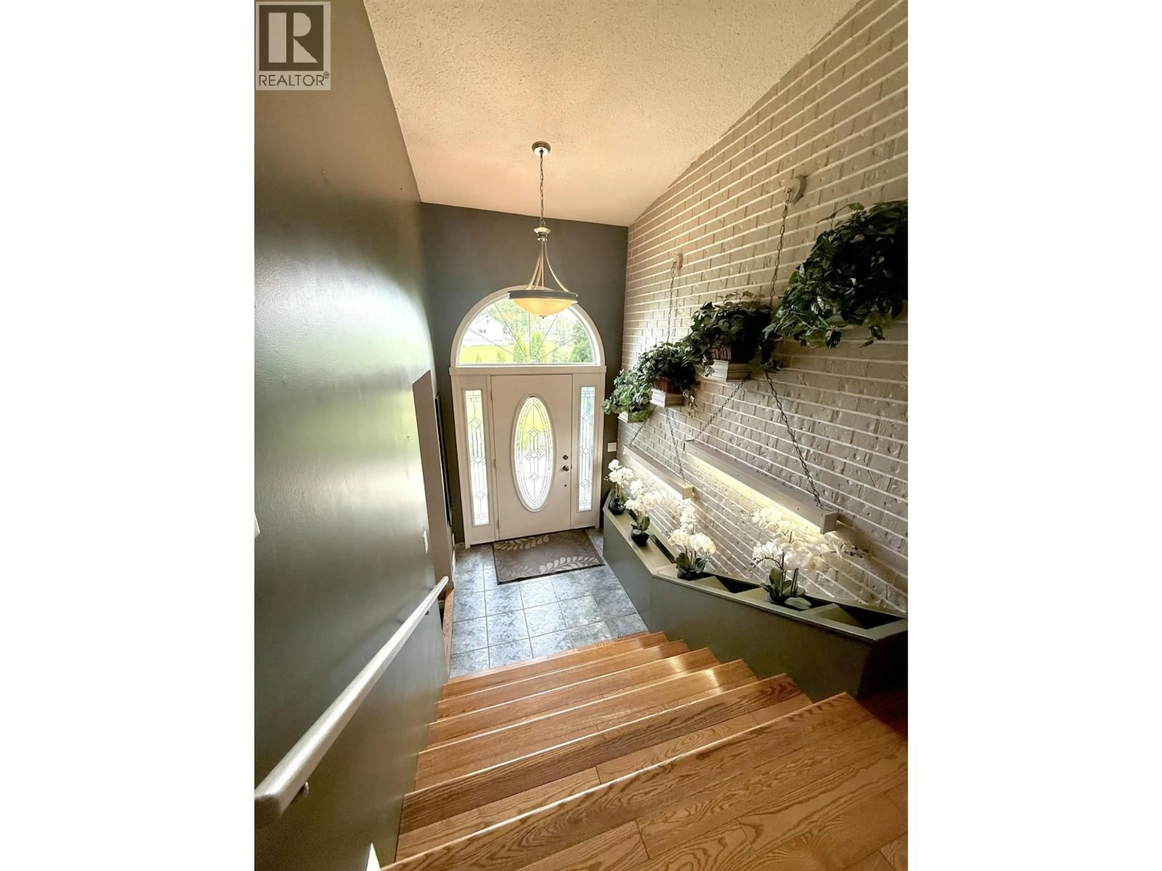 Indoor entryway for 16795 HART HIGHWAY, Salmon Valley British Columbia V2K5X5