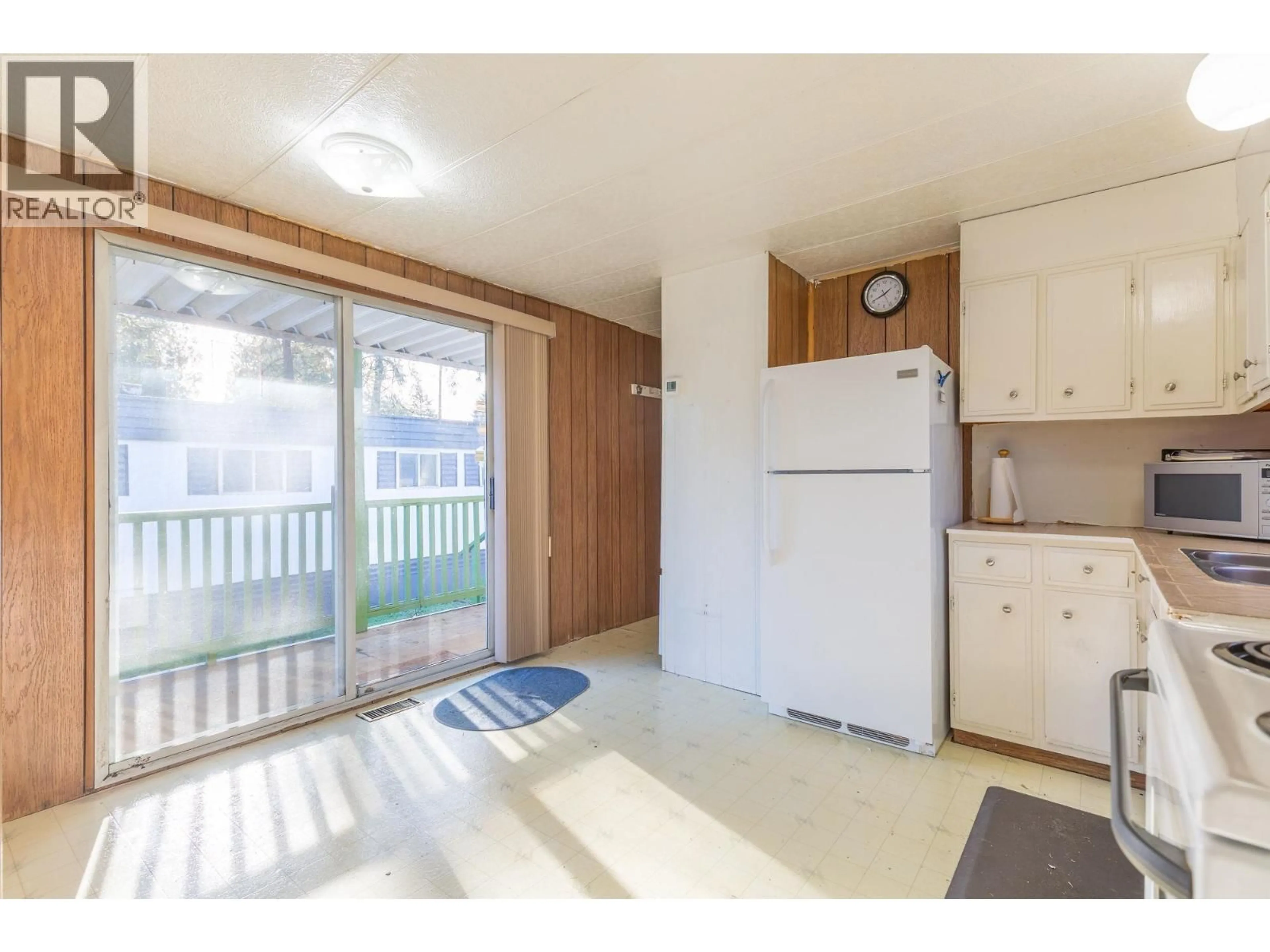 Standard kitchen, unknown for 38 - 21163 LOUGHEED HIGHWAY, Maple Ridge British Columbia V2X2R4