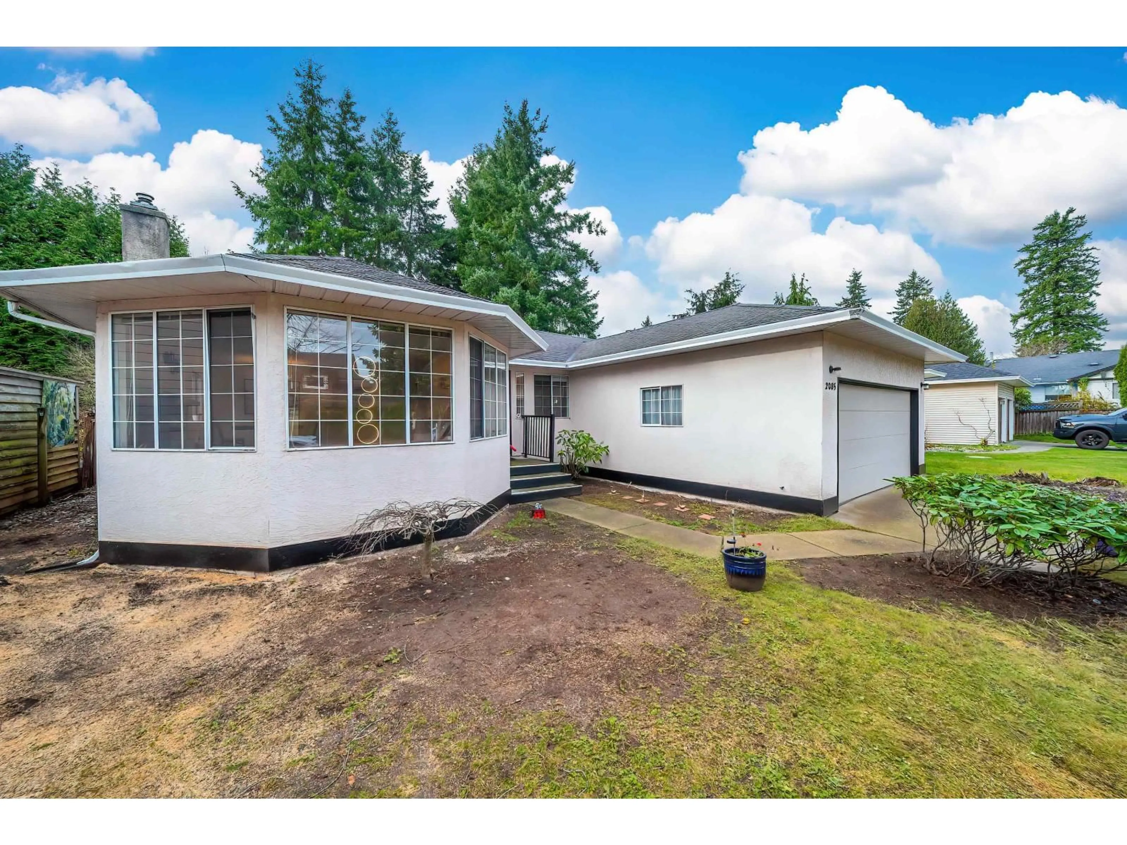 A pic from outside/outdoor area/front of a property/back of a property/a pic from drone, unknown for 2085 153 STREET, Surrey British Columbia V4A8M8