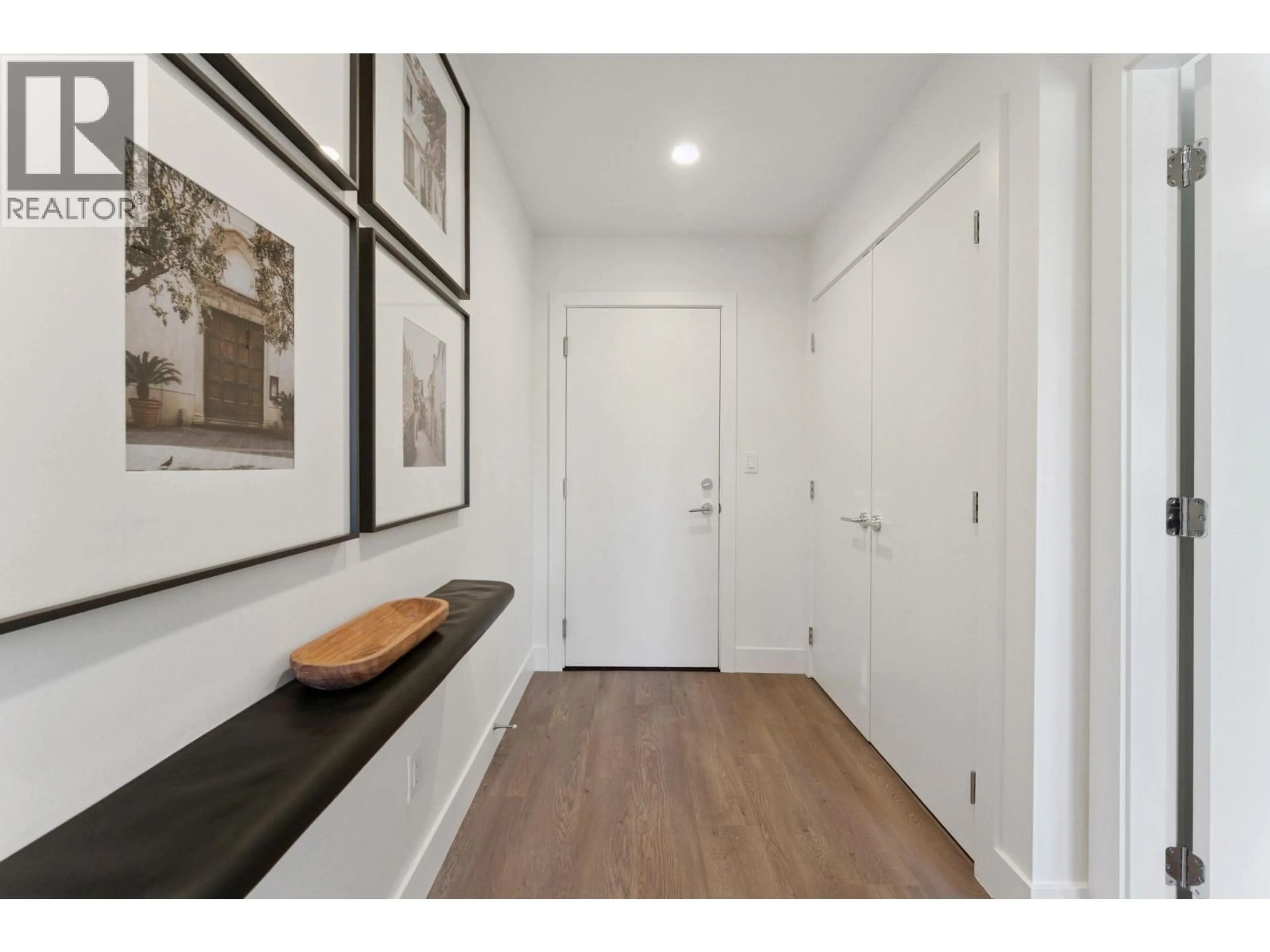 Indoor entryway for 21 - 10188 NO. 1 ROAD, Richmond British Columbia V7E0C8