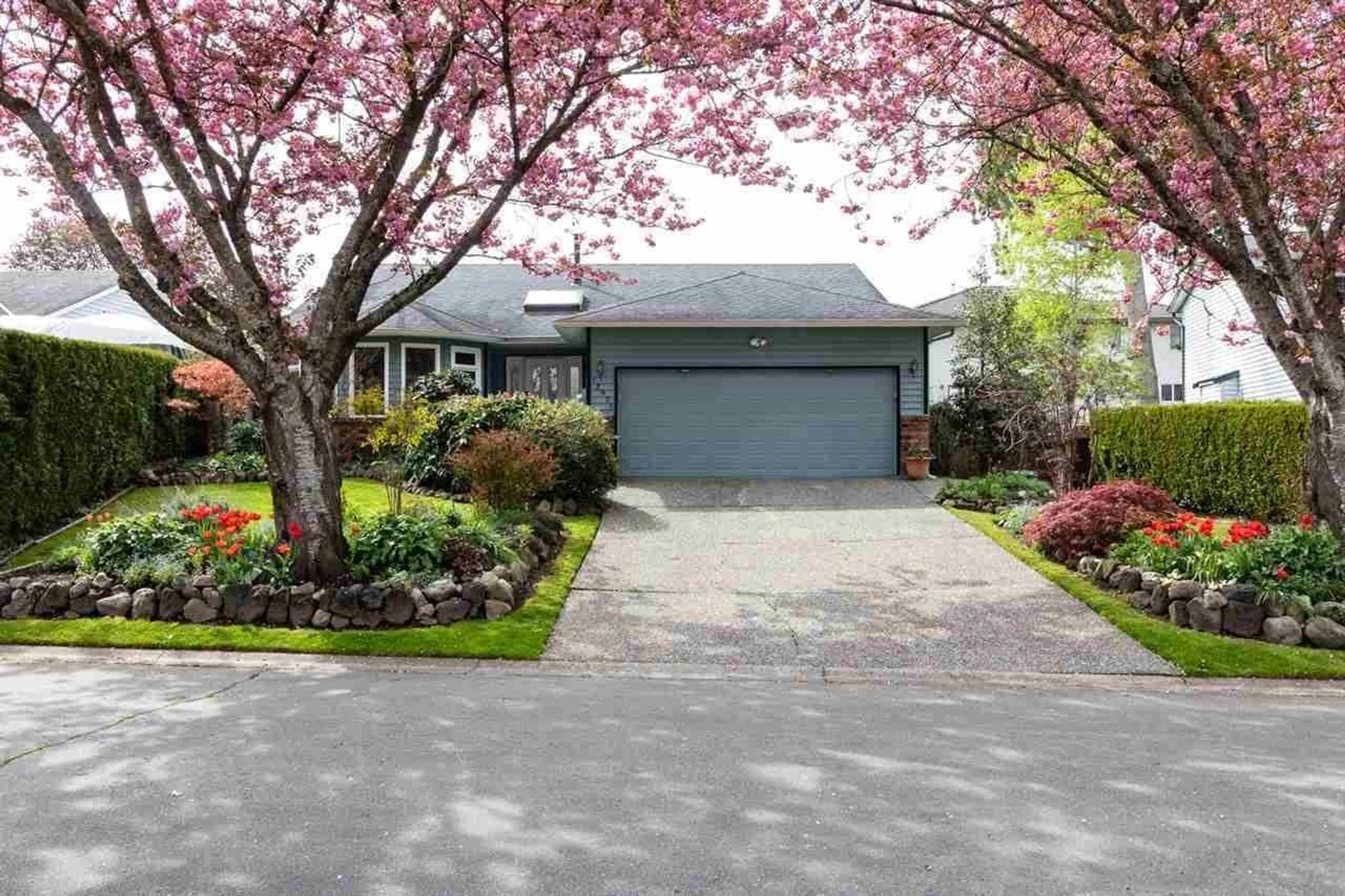 Unknown for 12905 65 AVENUE, Surrey British Columbia V3W9H4