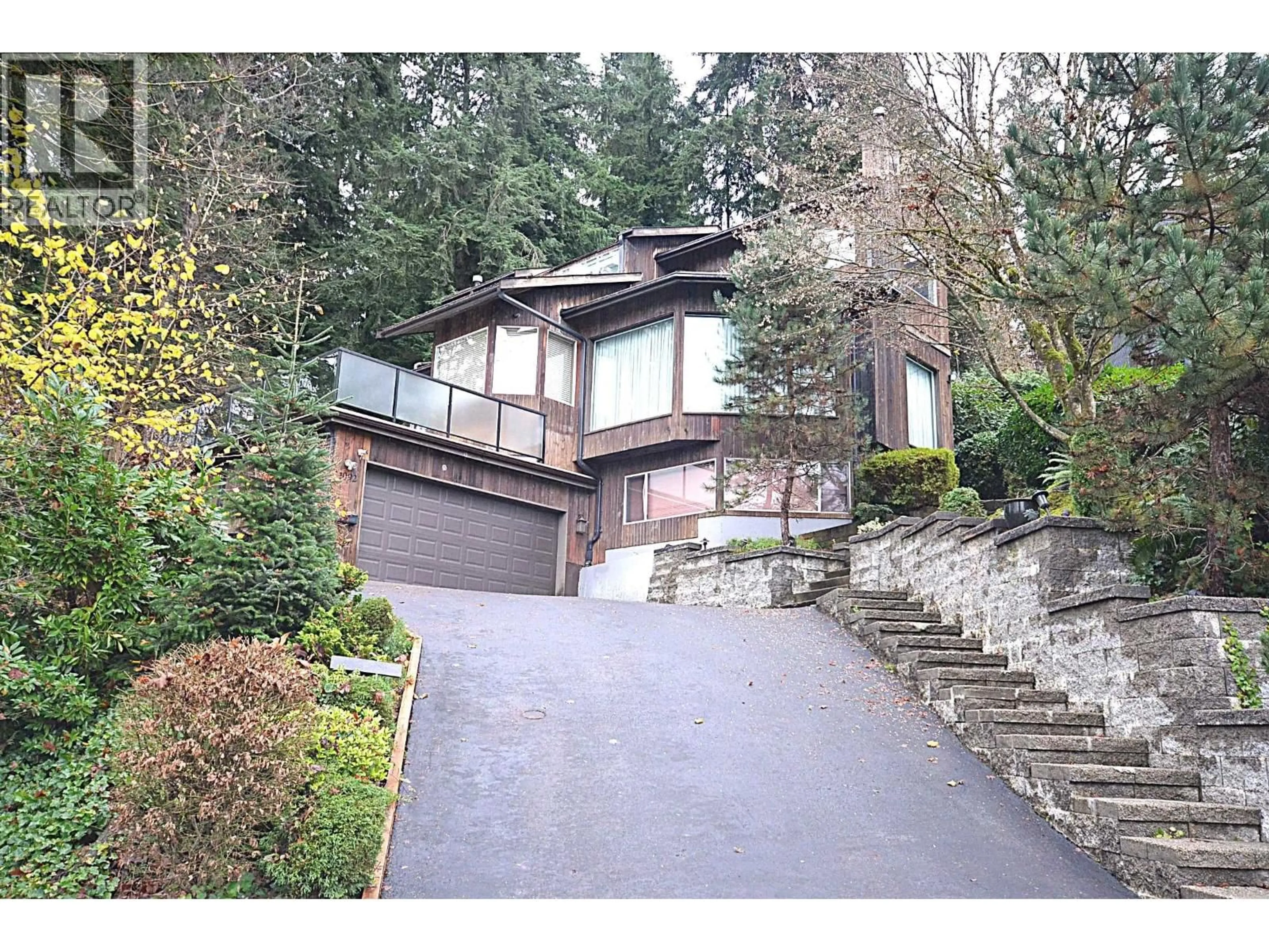 A pic from outside/outdoor area/front of a property/back of a property/a pic from drone, street for 1092 CORONA CRESCENT, Coquitlam British Columbia V3J7J3