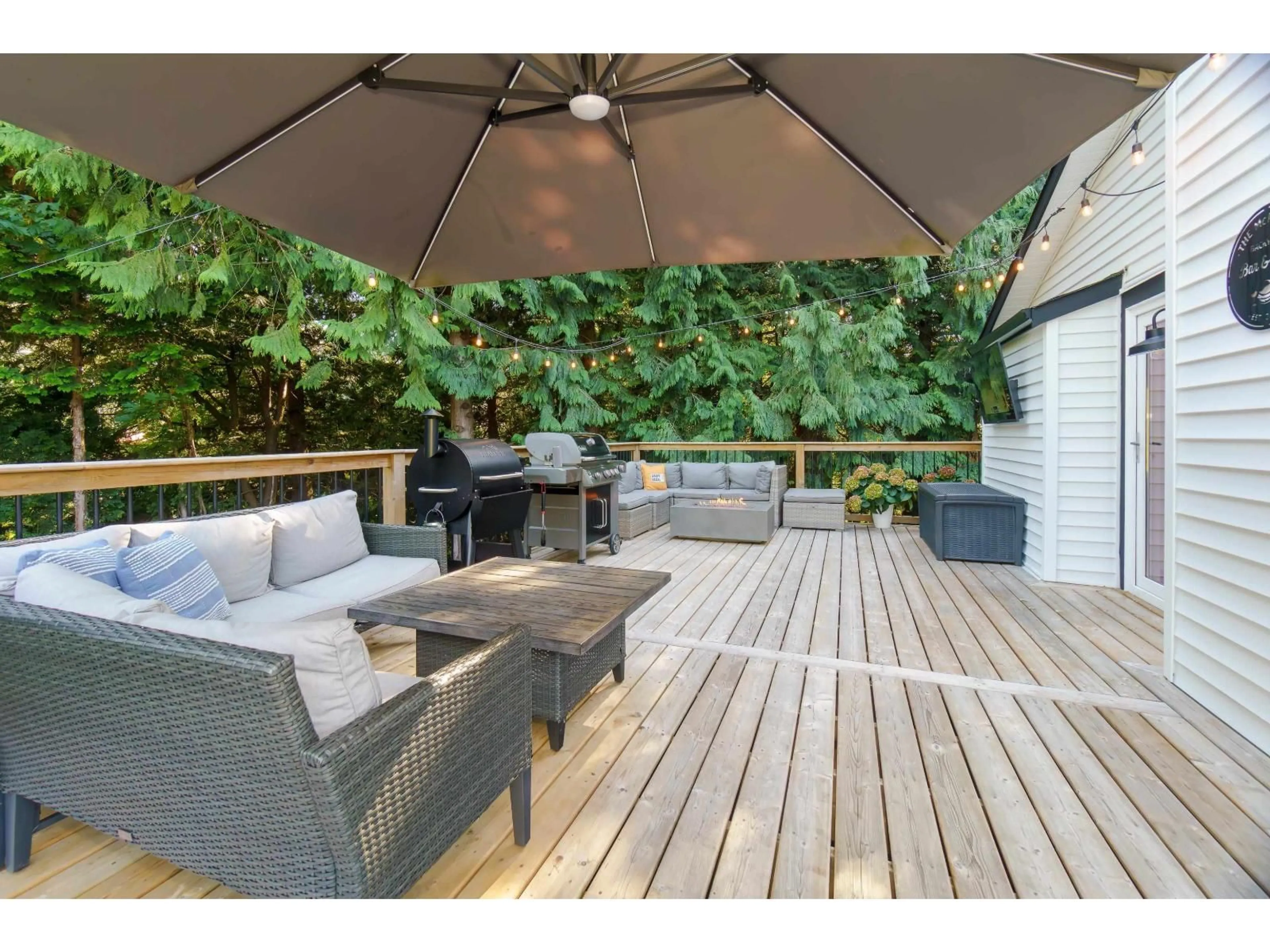 Patio, street for 4505 196TH STREET, Surrey British Columbia V3Z0L7