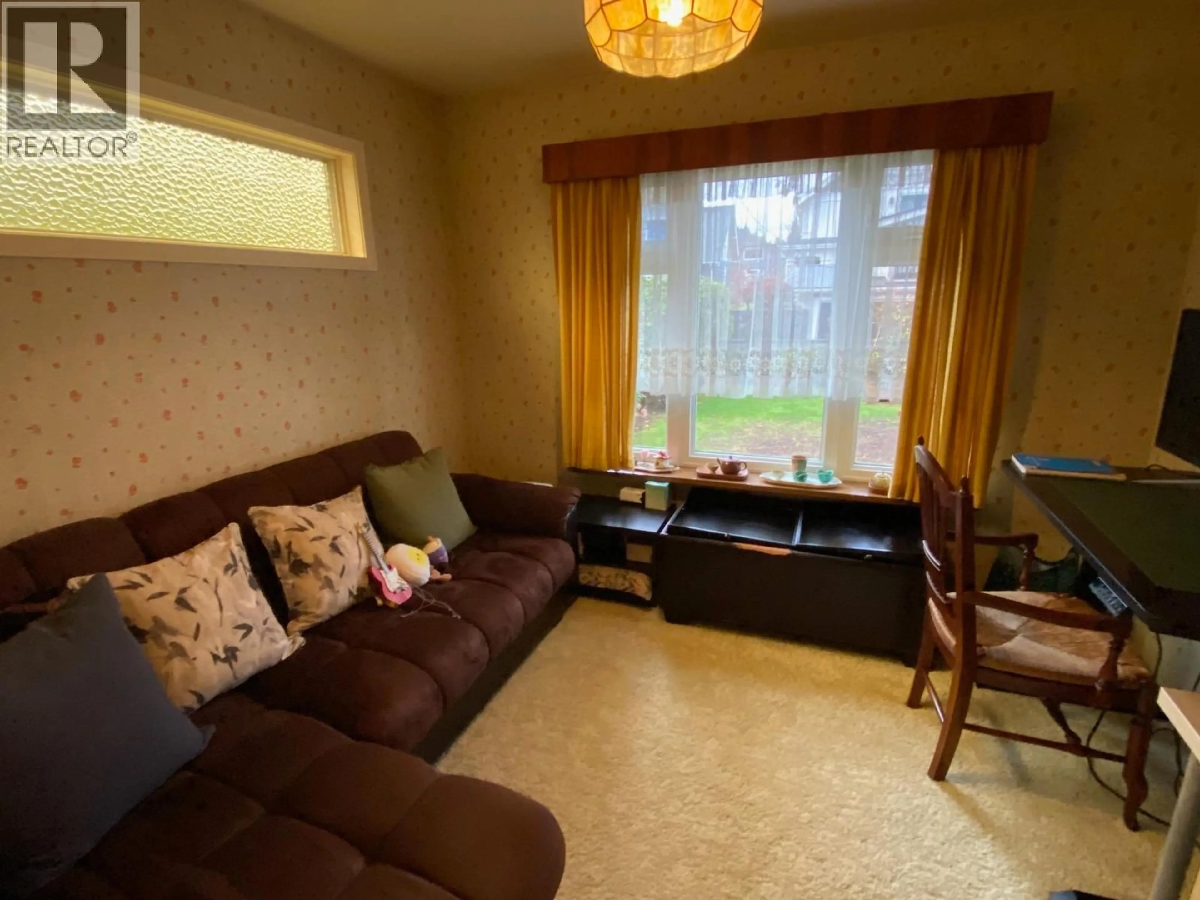 Living room with furniture, unknown for 4063 W 40TH AVENUE, Vancouver British Columbia V6N3B9