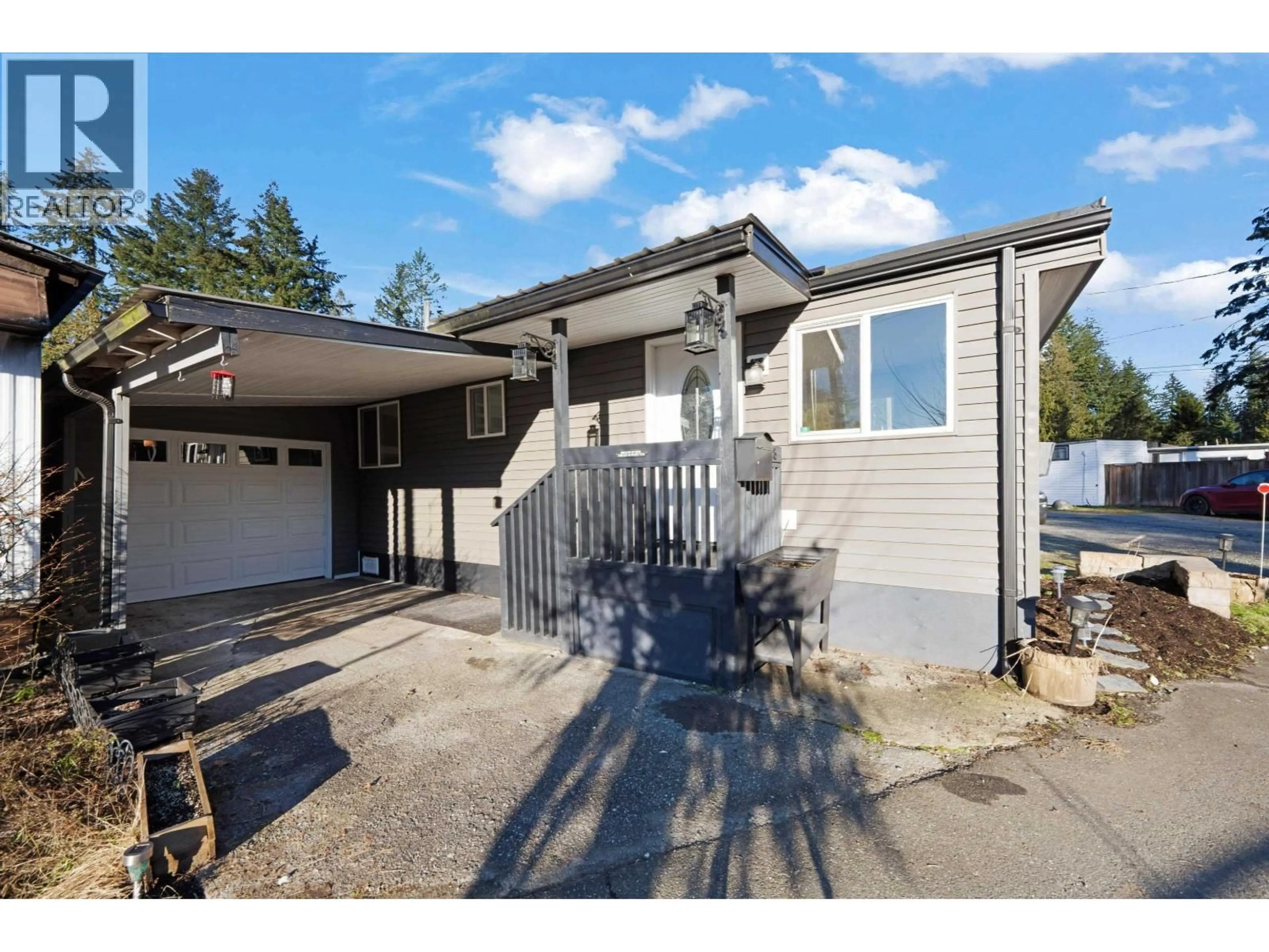 Home with vinyl exterior material, street for 23206 CALVIN CRESCENT, Maple Ridge British Columbia V2X4S3